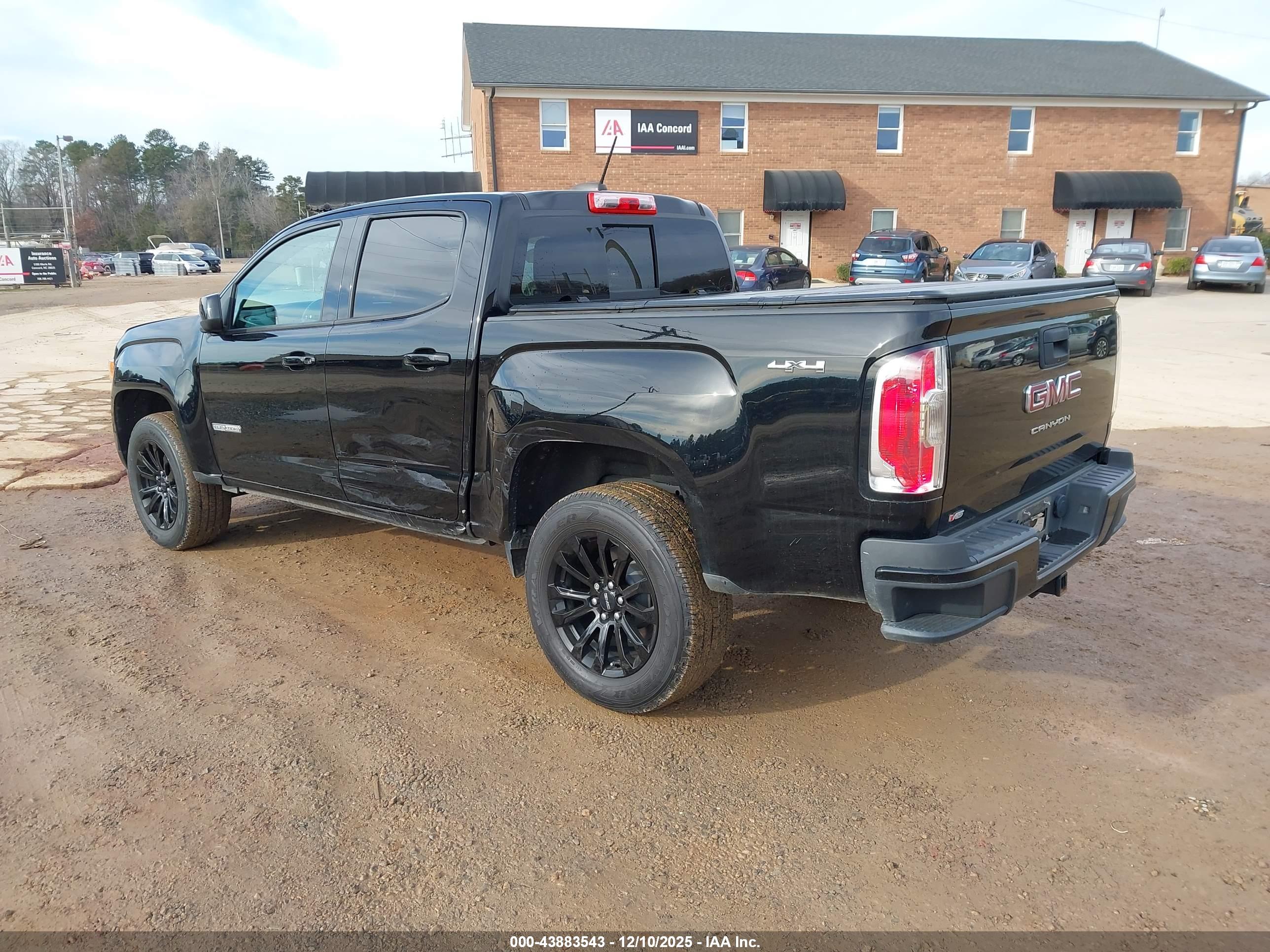 GMC CANYON image 3