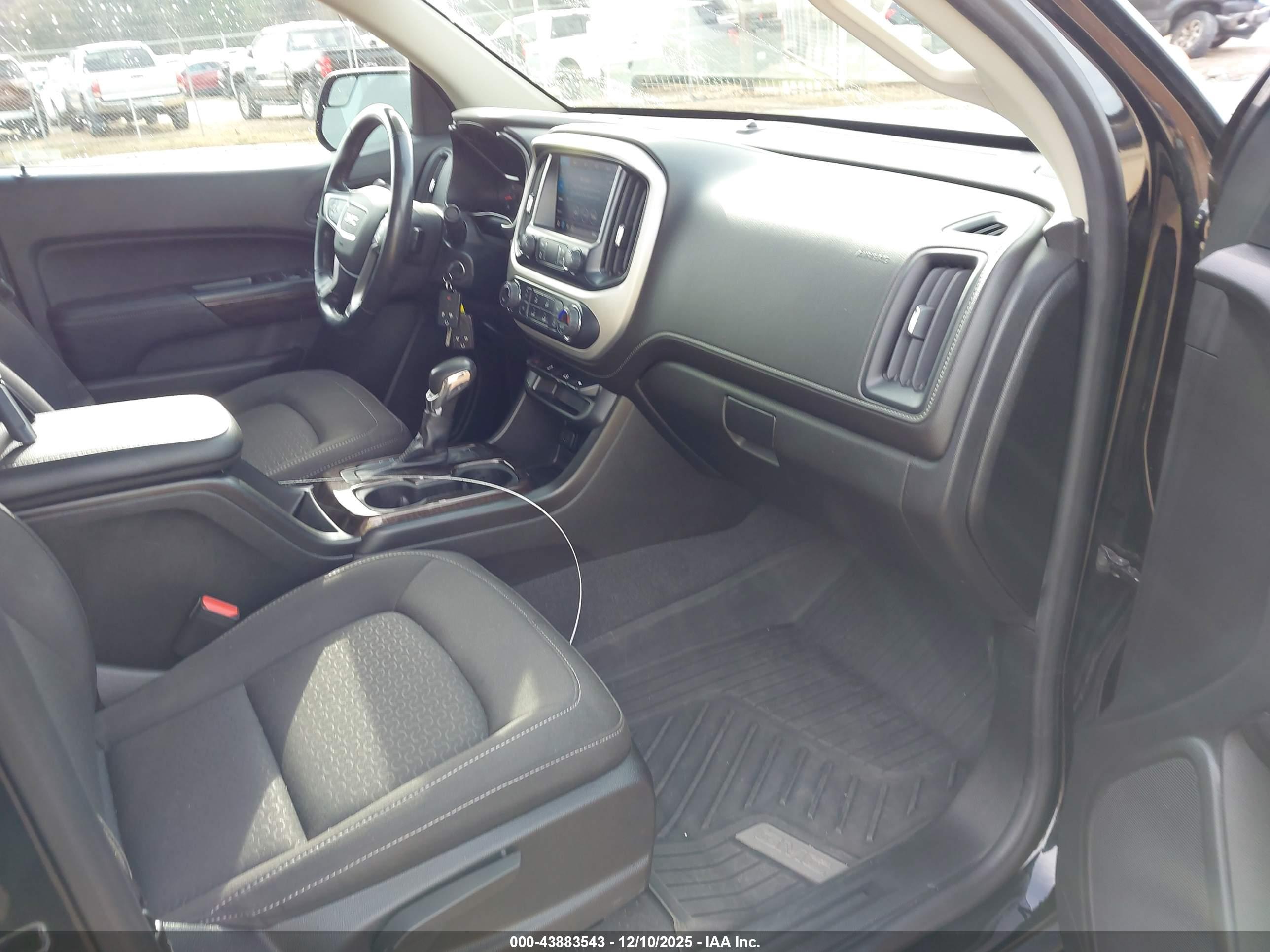 GMC CANYON image 5