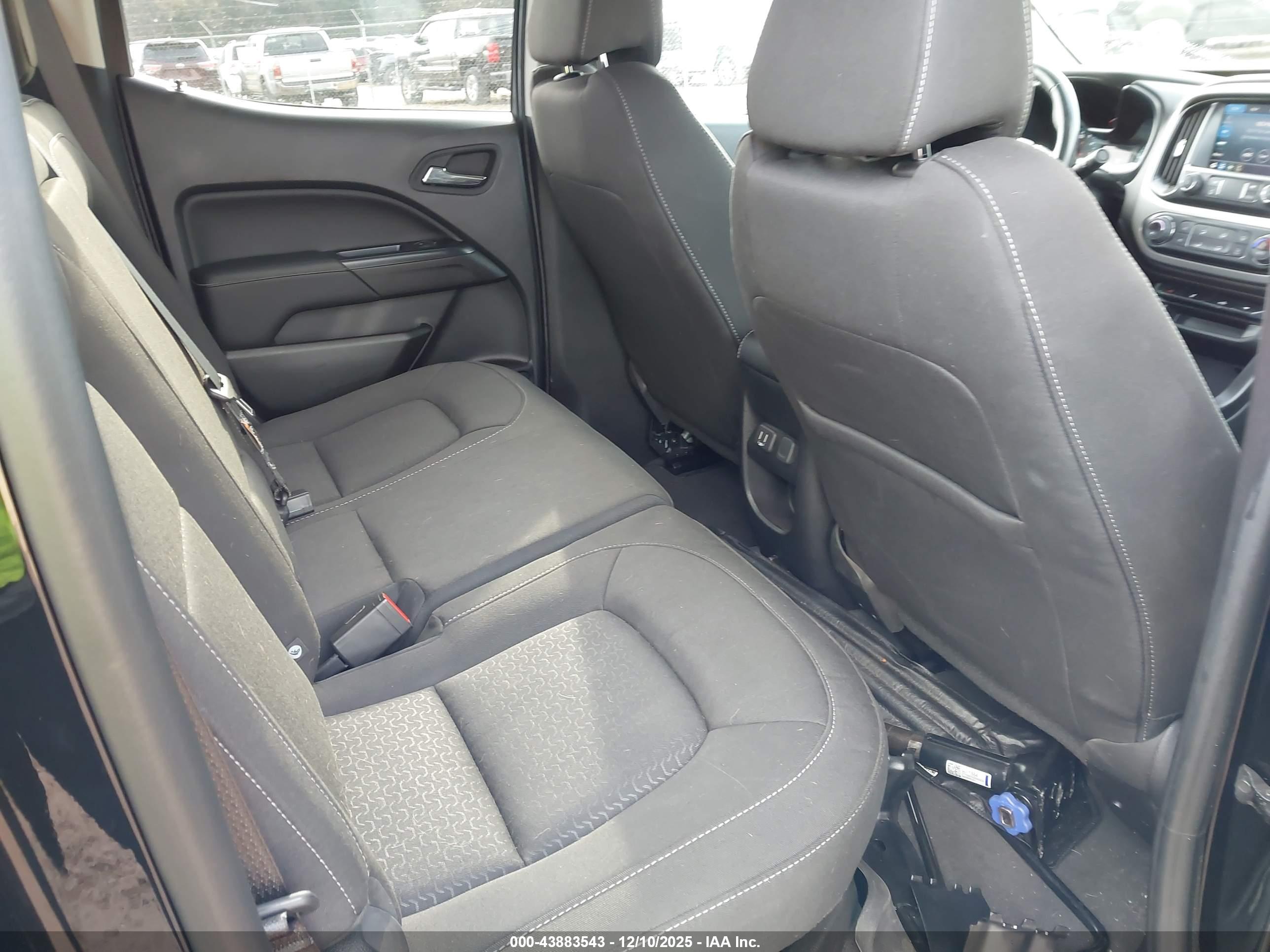 GMC CANYON image 8