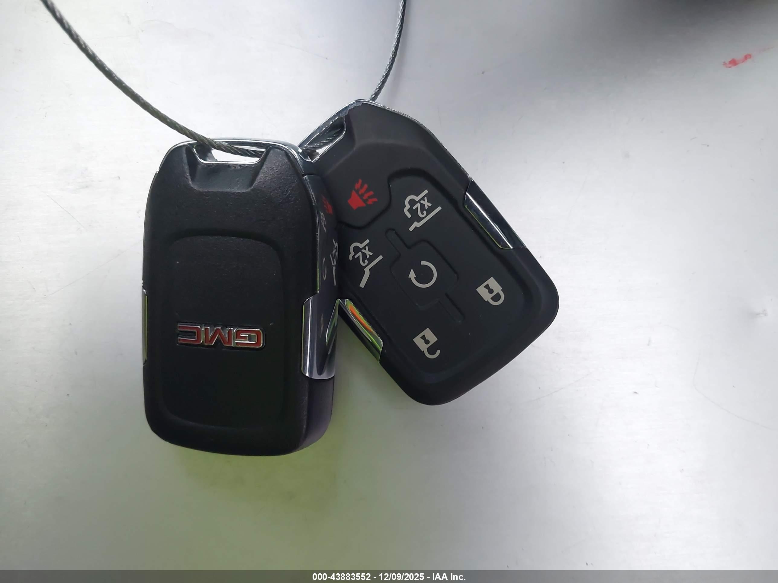 GMC YUKON image 11