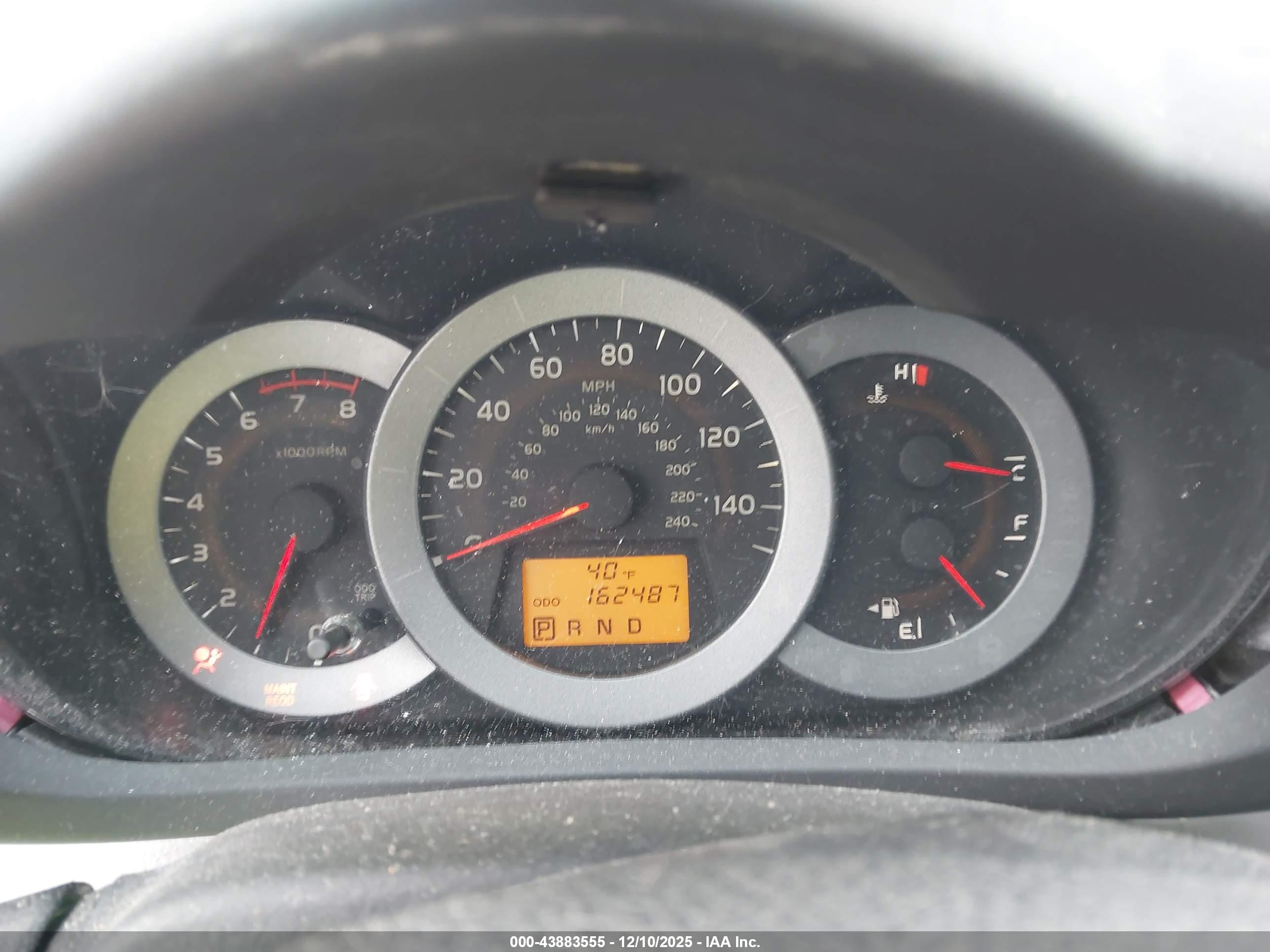 TOYOTA RAV4 image 7