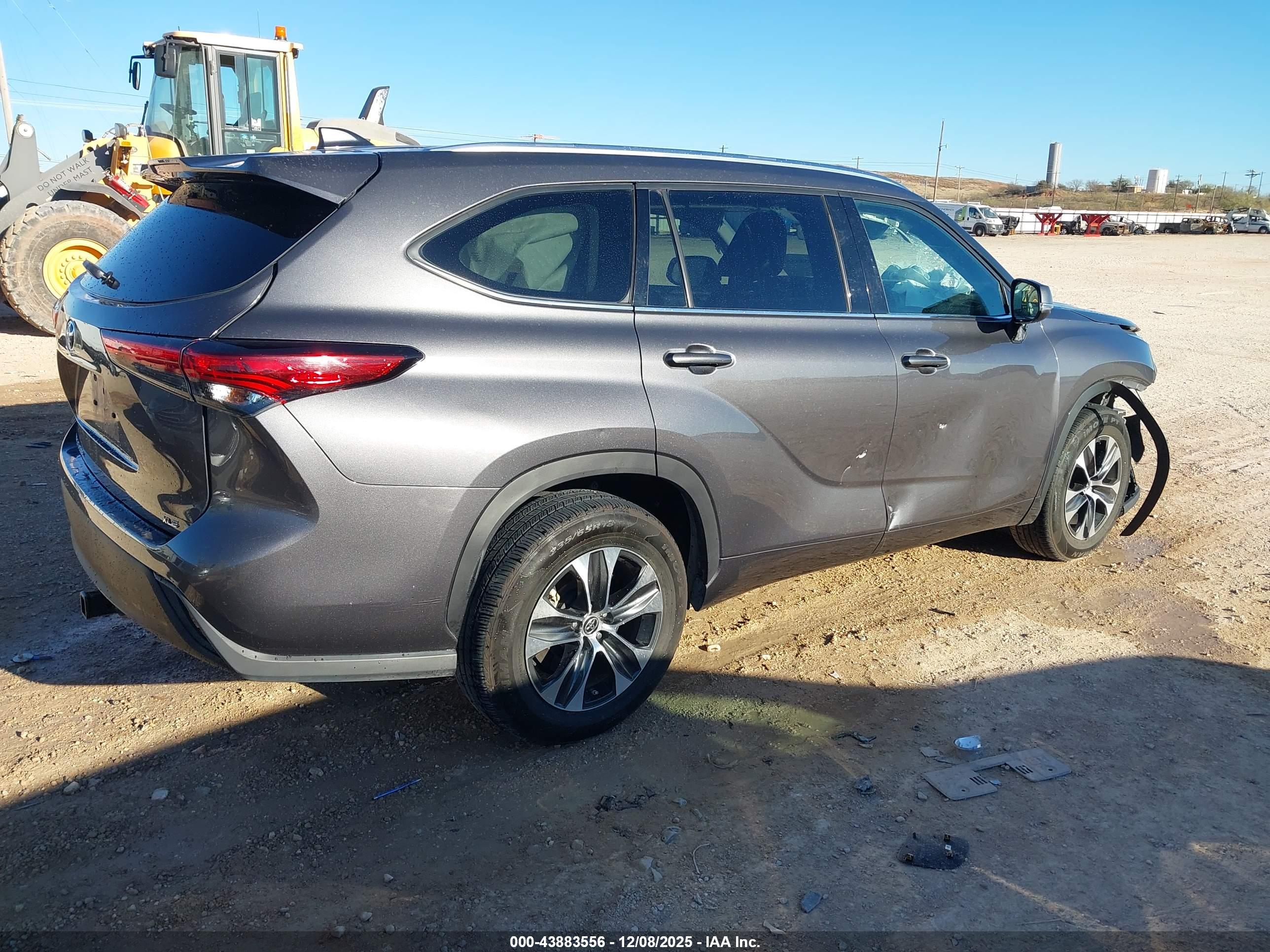 TOYOTA HIGHLANDER image 4