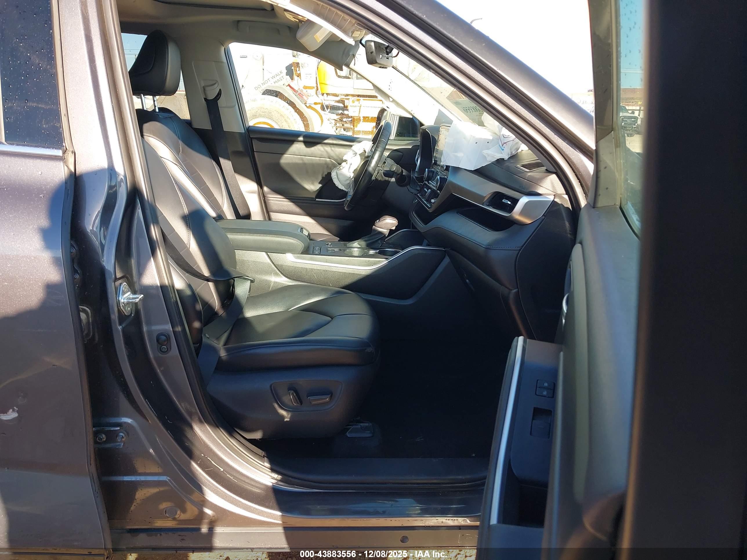TOYOTA HIGHLANDER image 5
