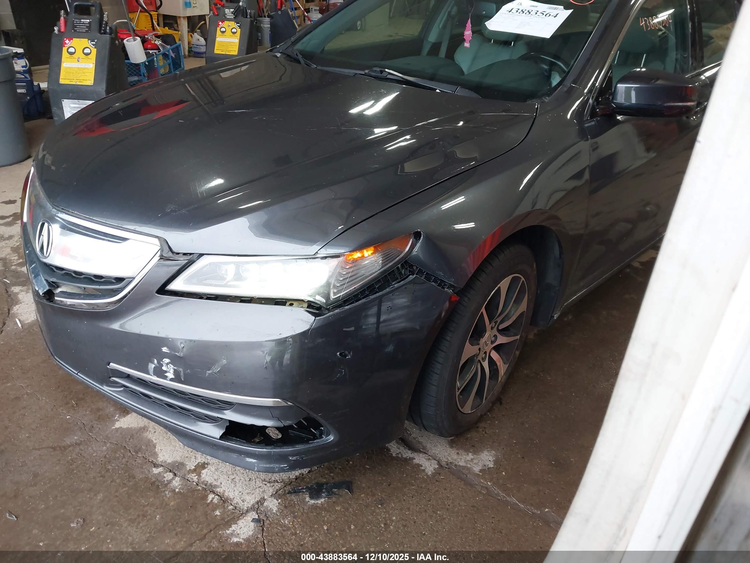 ACURA TLX image 2
