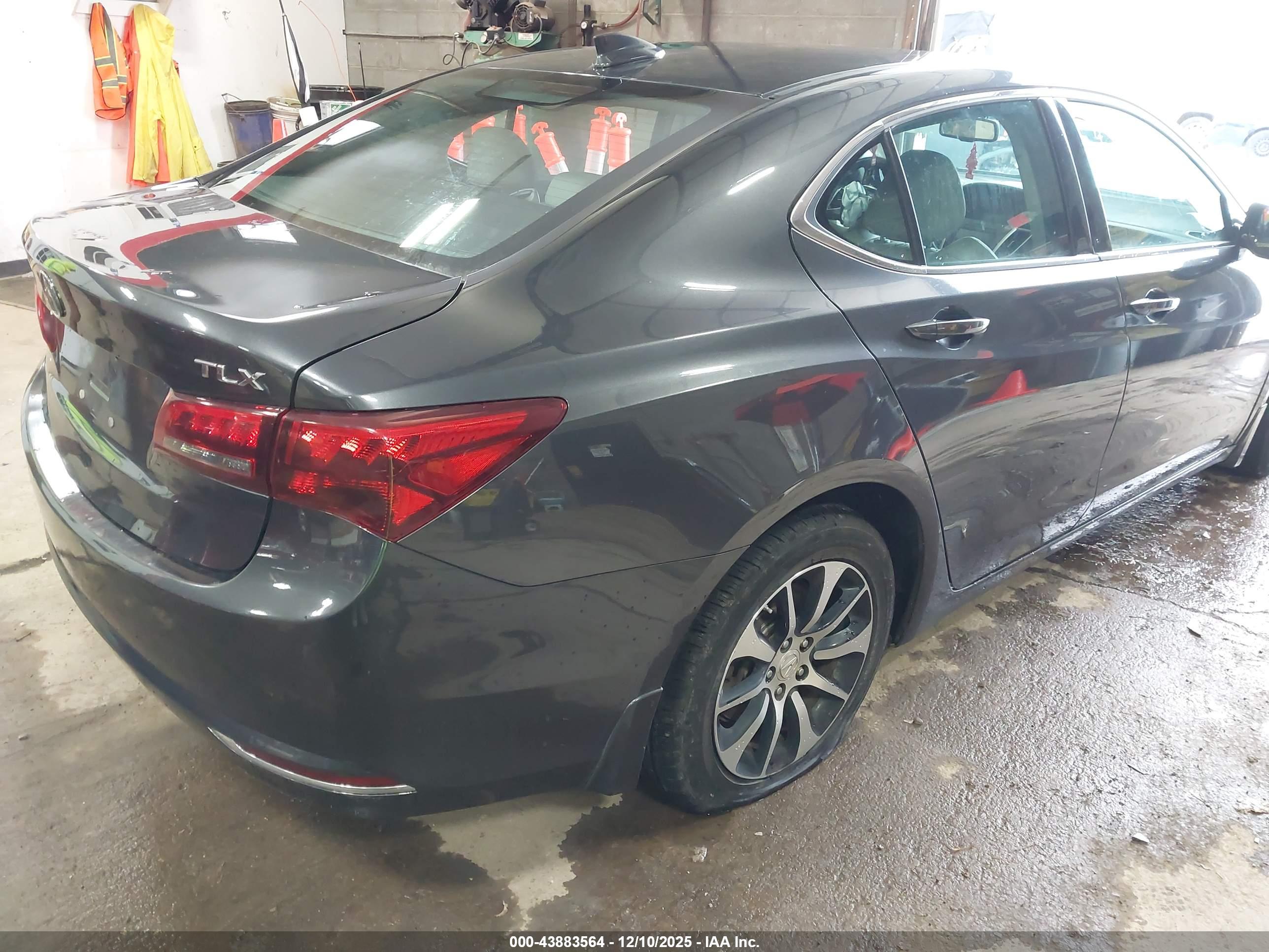 ACURA TLX image 4