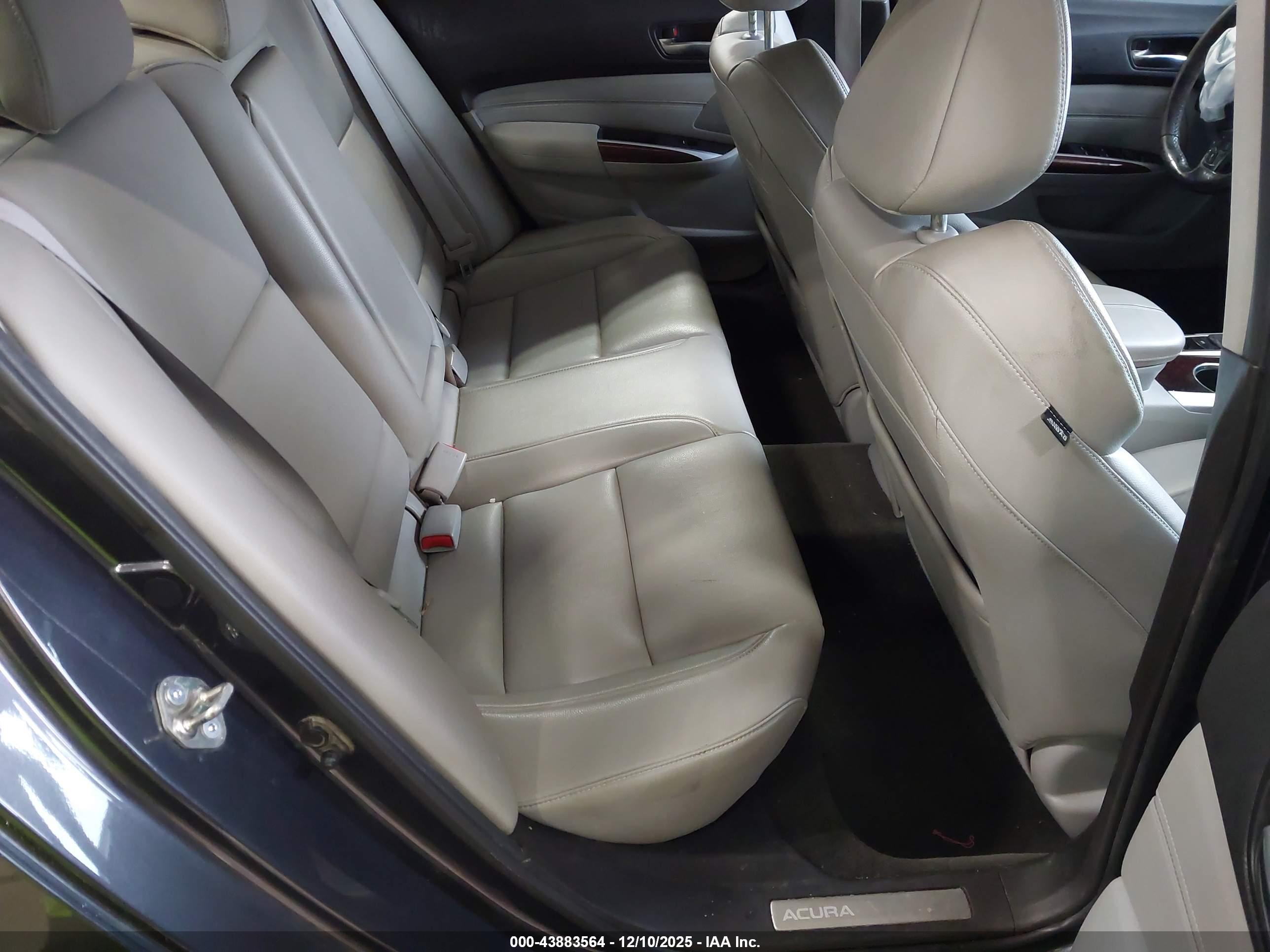ACURA TLX image 8