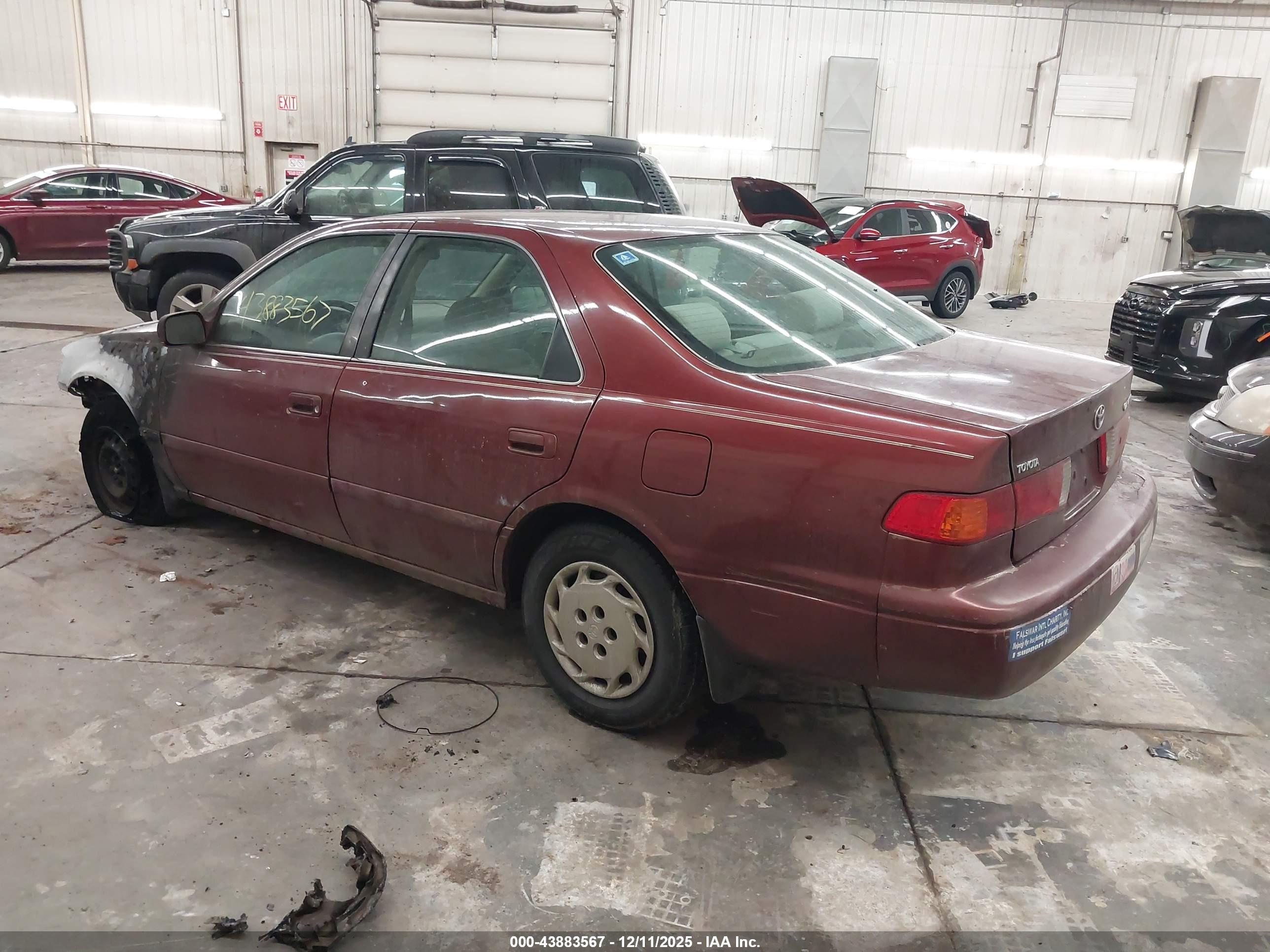 TOYOTA CAMRY image 3