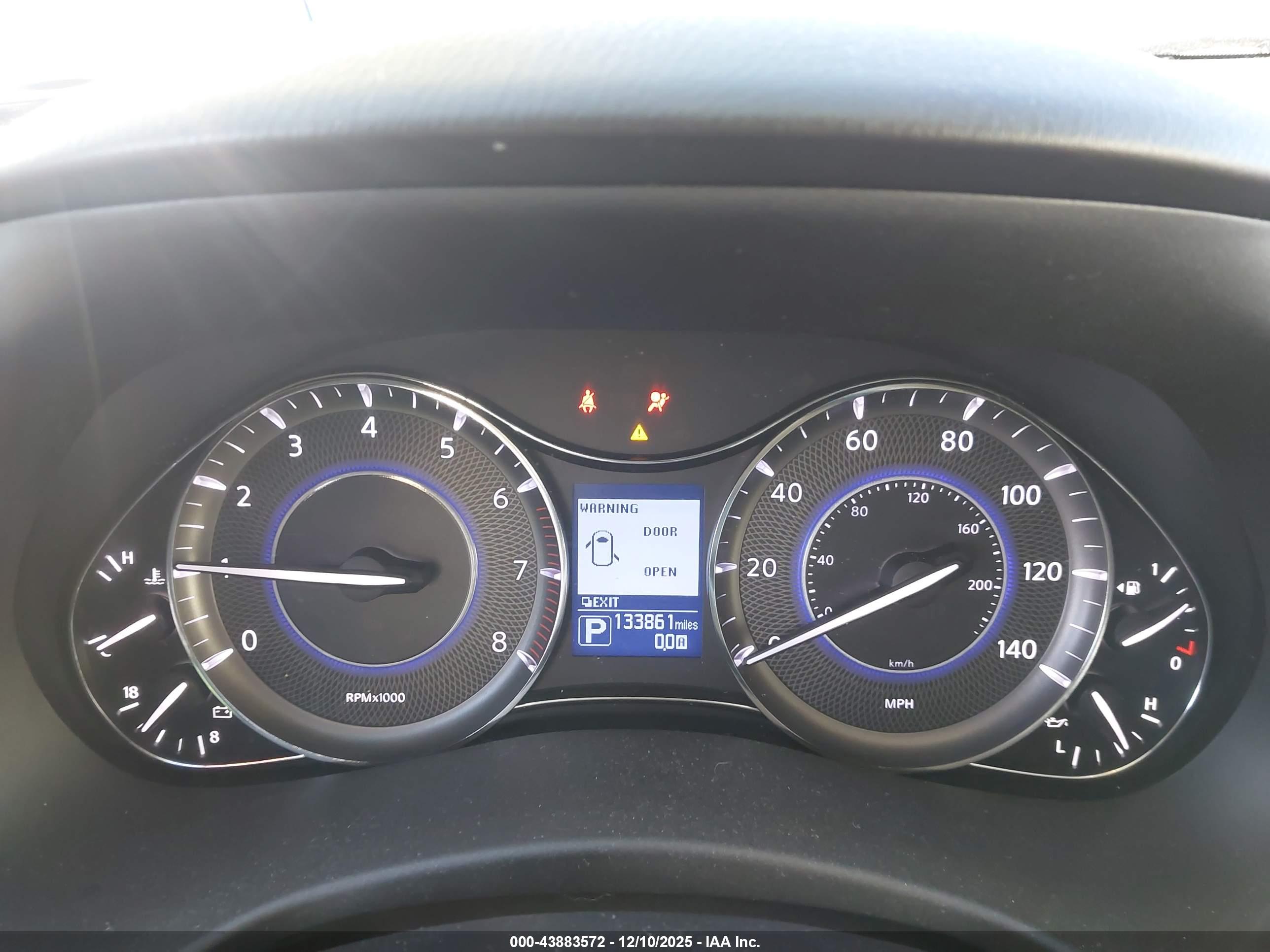 INFINITI QX80 image 7
