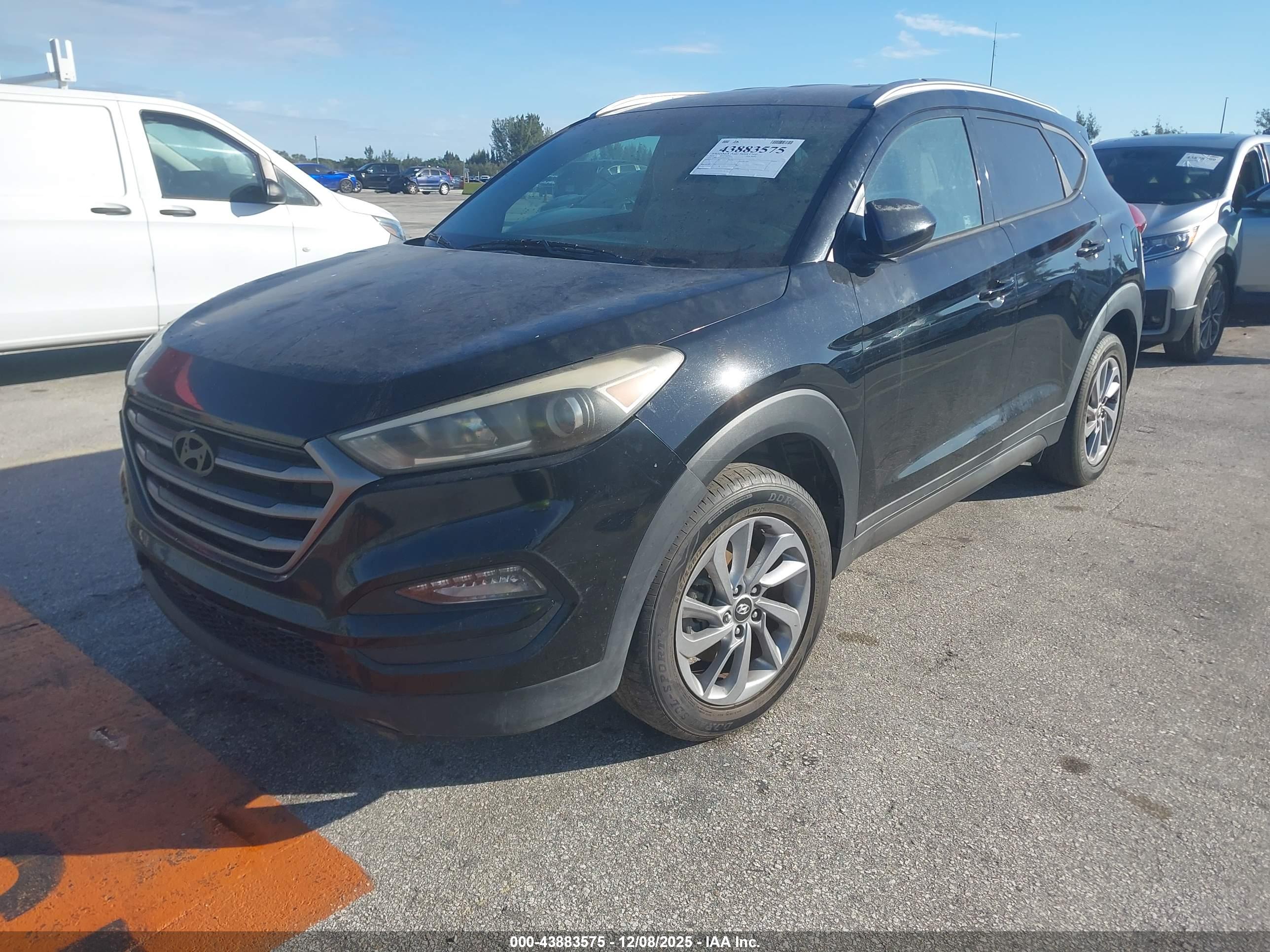 HYUNDAI TUCSON image 2
