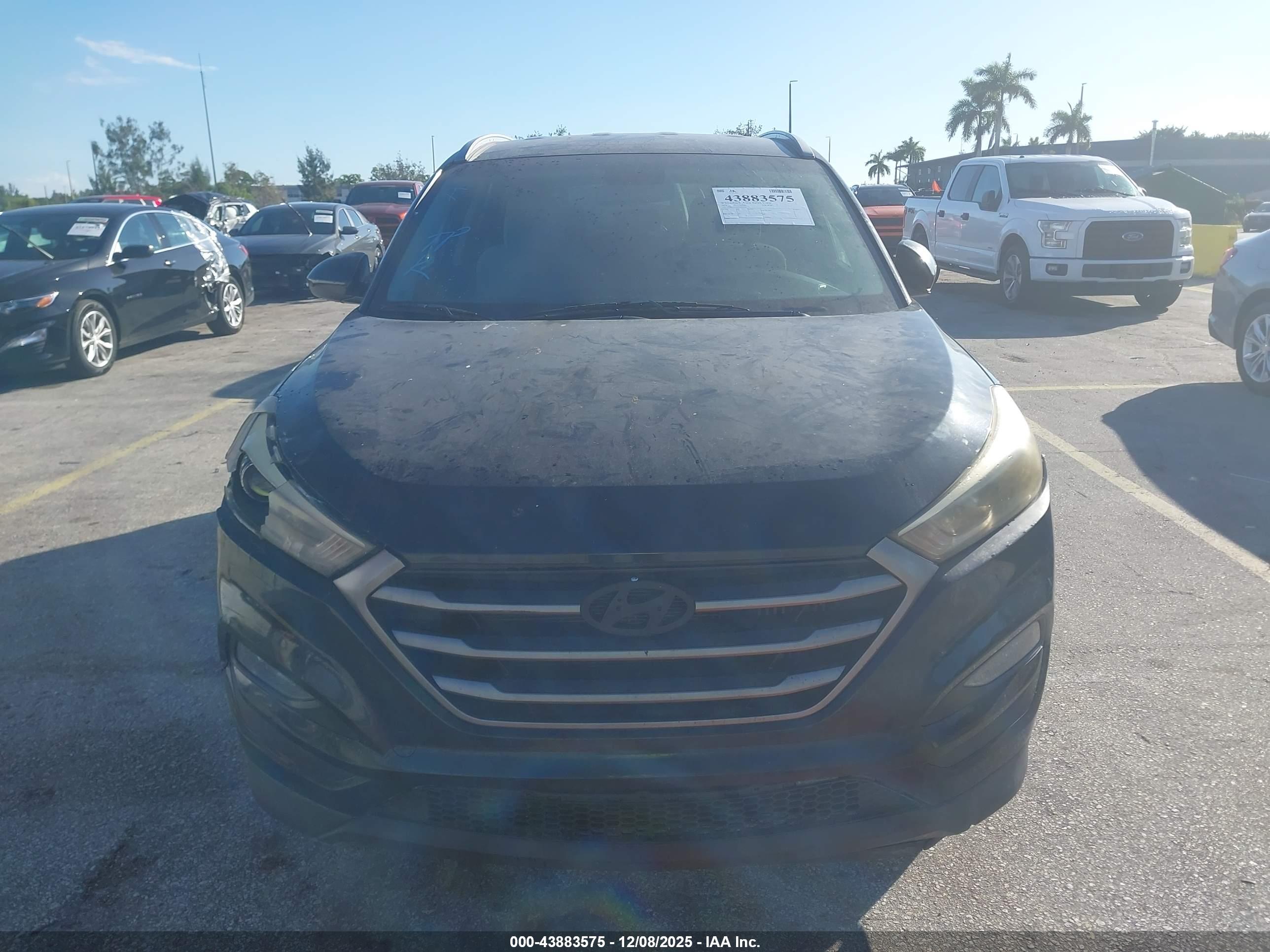 HYUNDAI TUCSON image 6