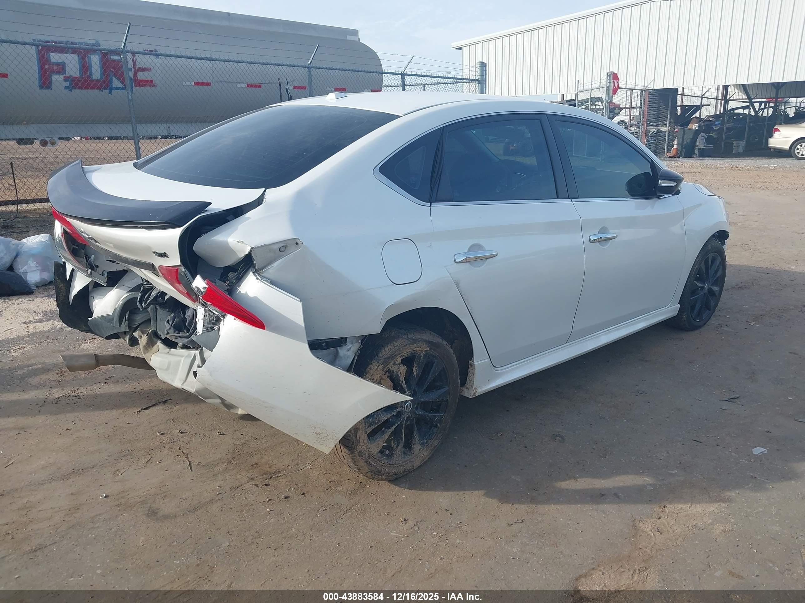 NISSAN SENTRA image 4