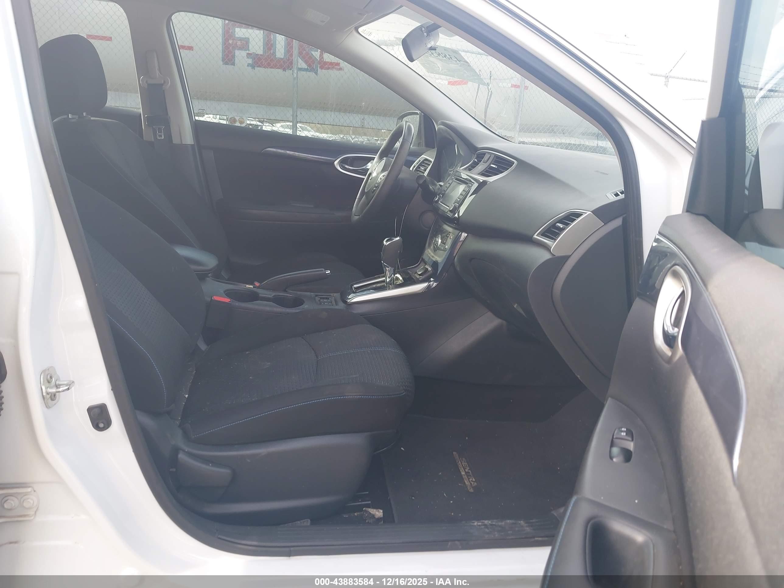 NISSAN SENTRA image 5