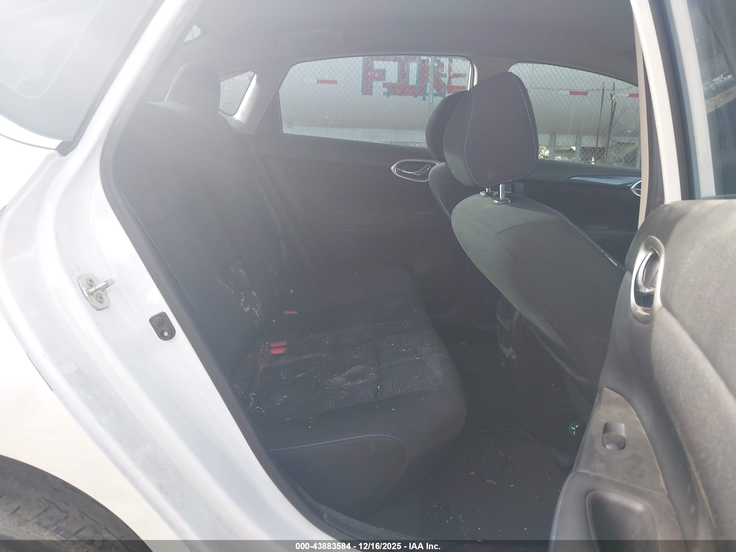 NISSAN SENTRA image 8