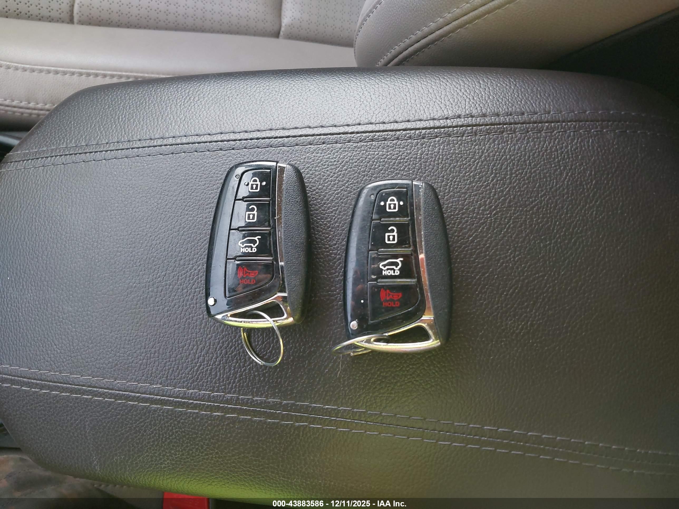 HYUNDAI SANTA image 11