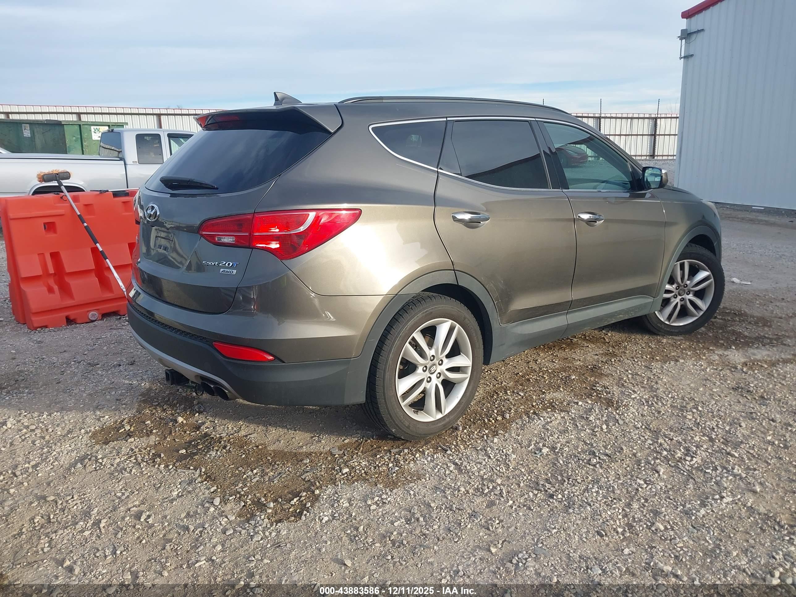 HYUNDAI SANTA image 4