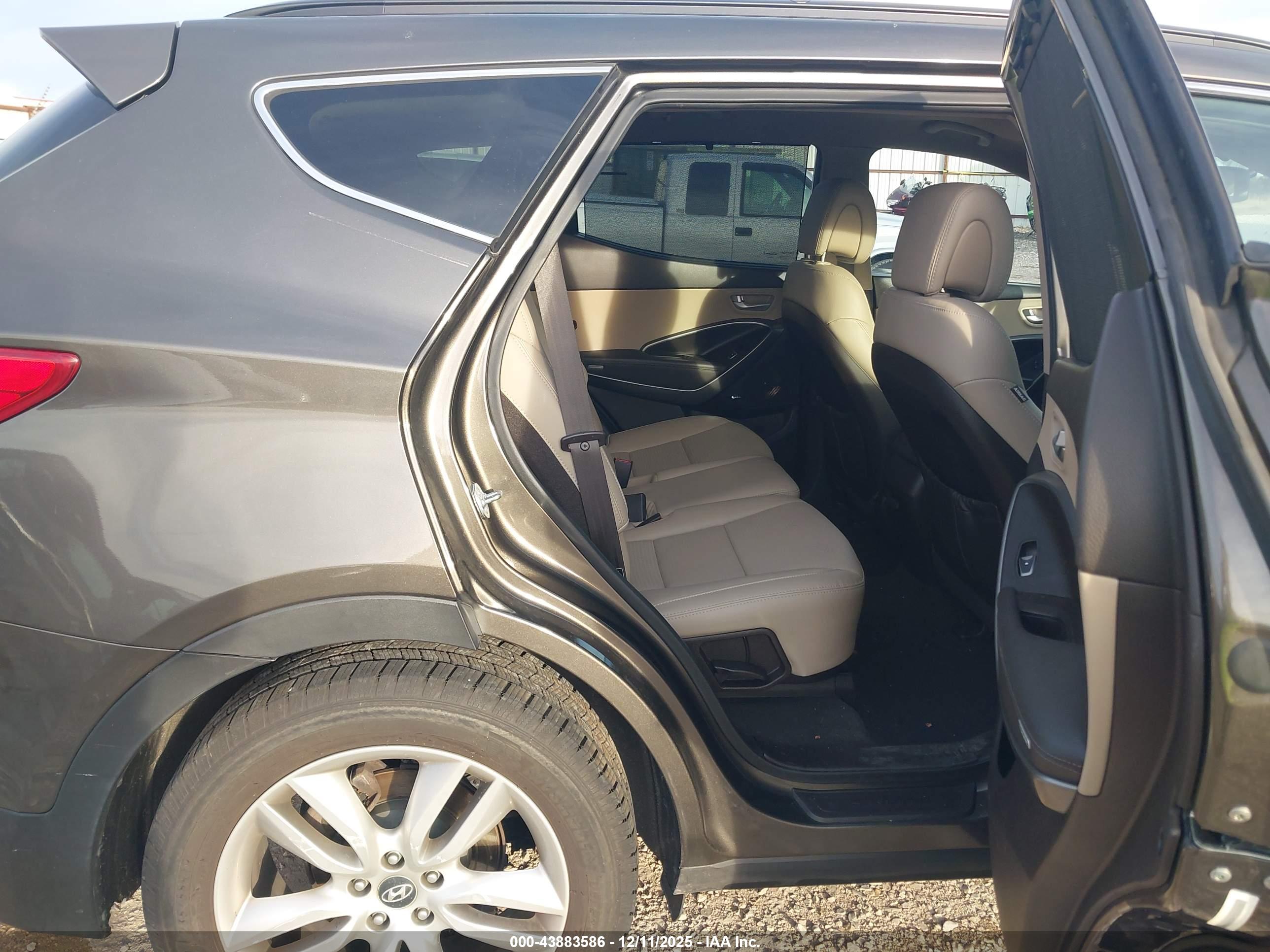 HYUNDAI SANTA image 8