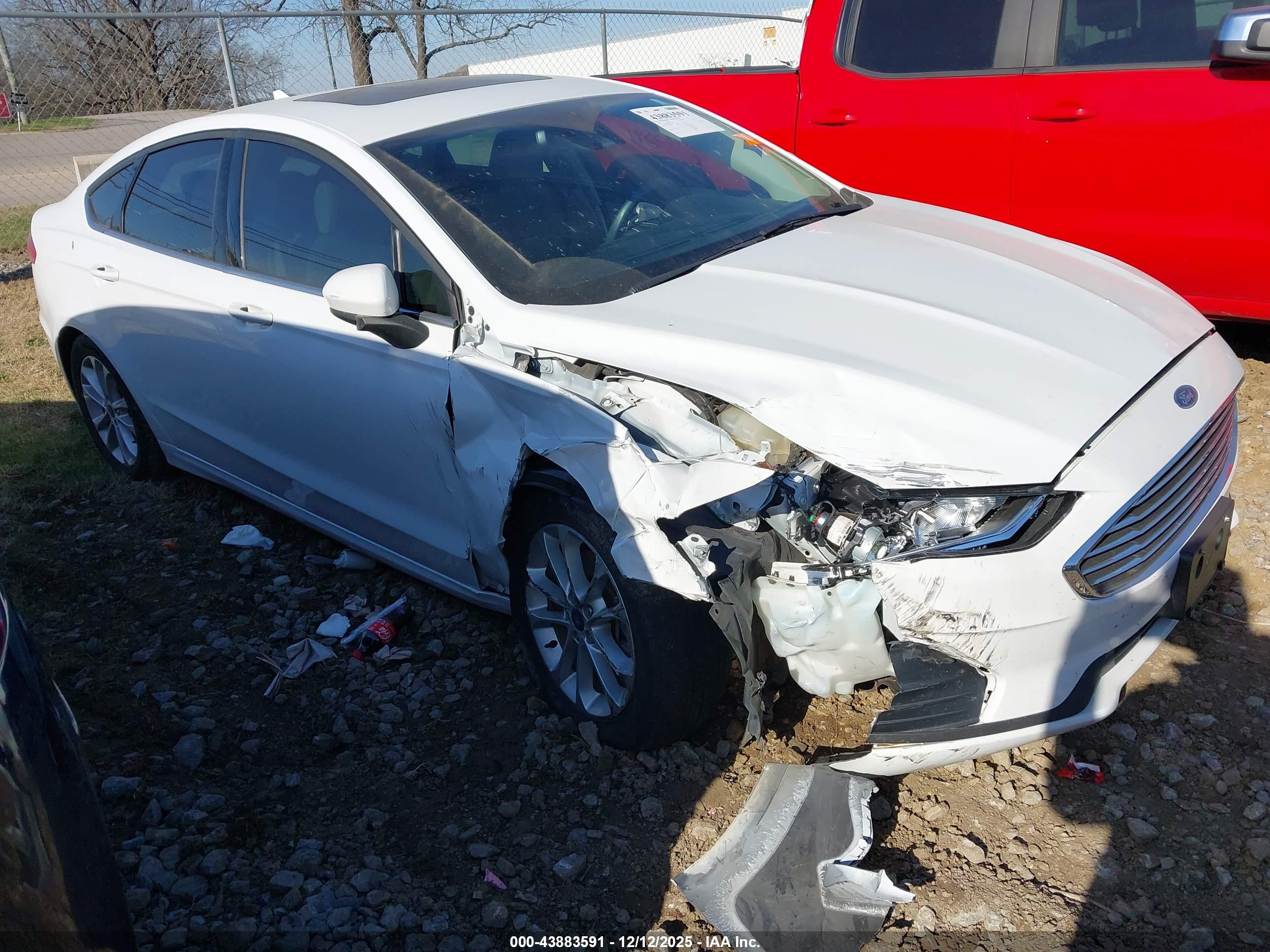 FORD FUSION image 6