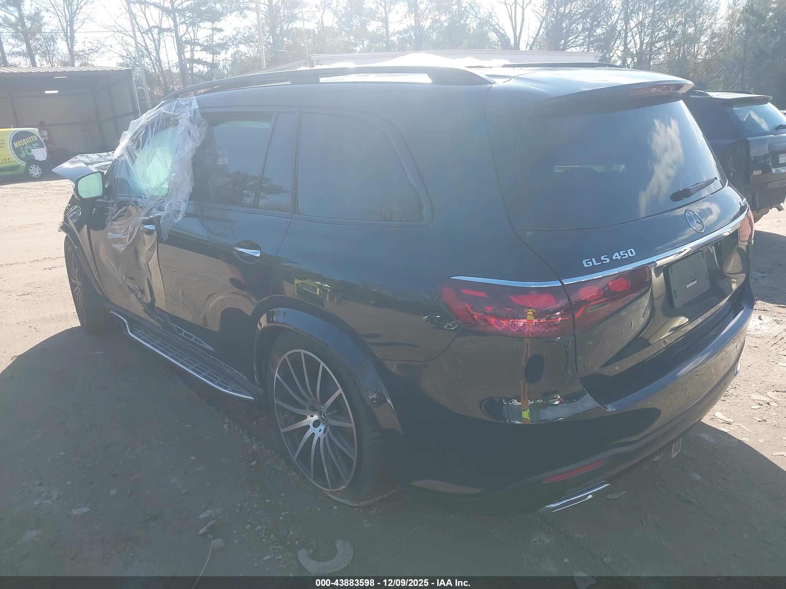 MERCEDES-BENZ GLS image 3