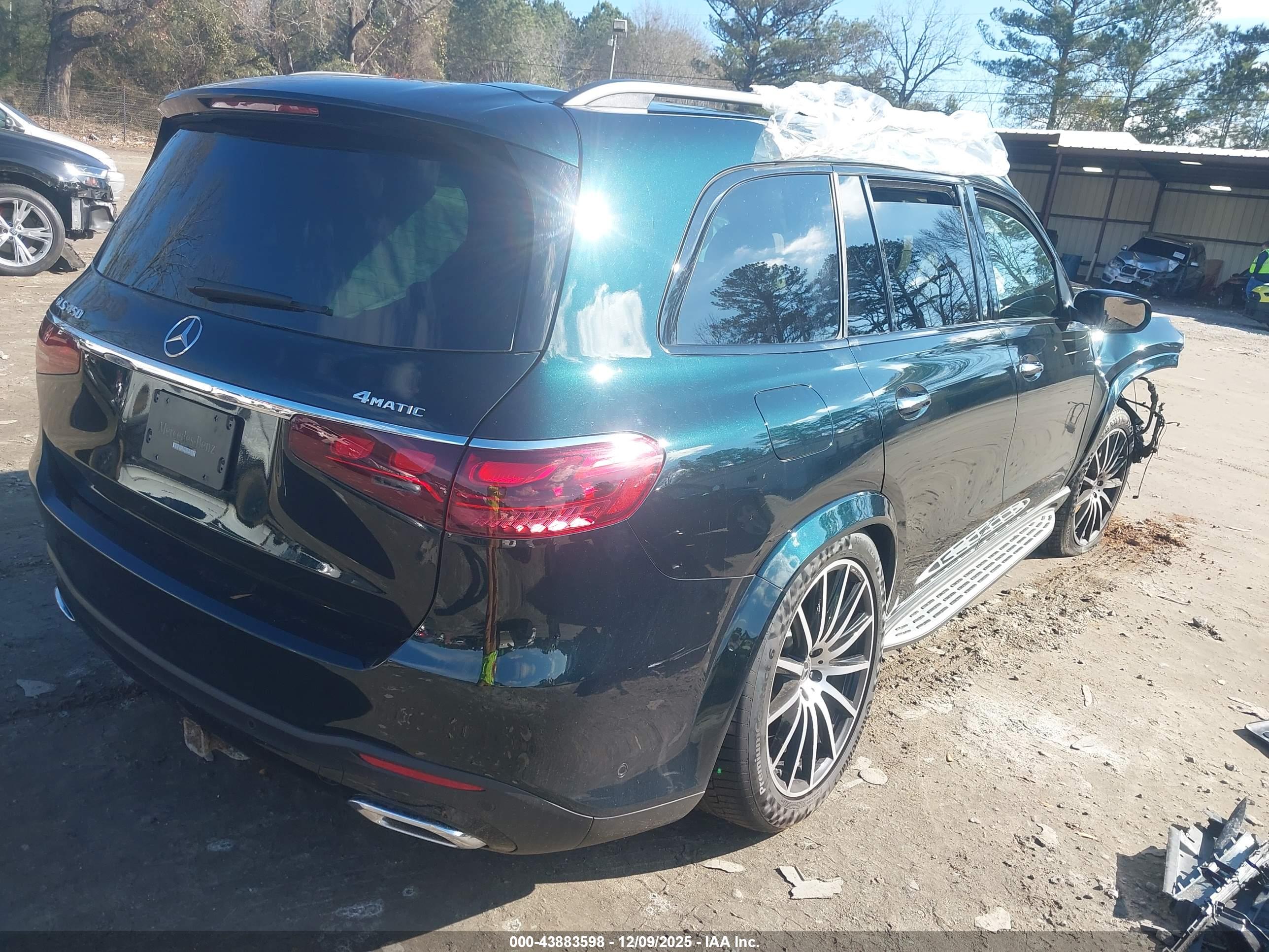 MERCEDES-BENZ GLS image 4
