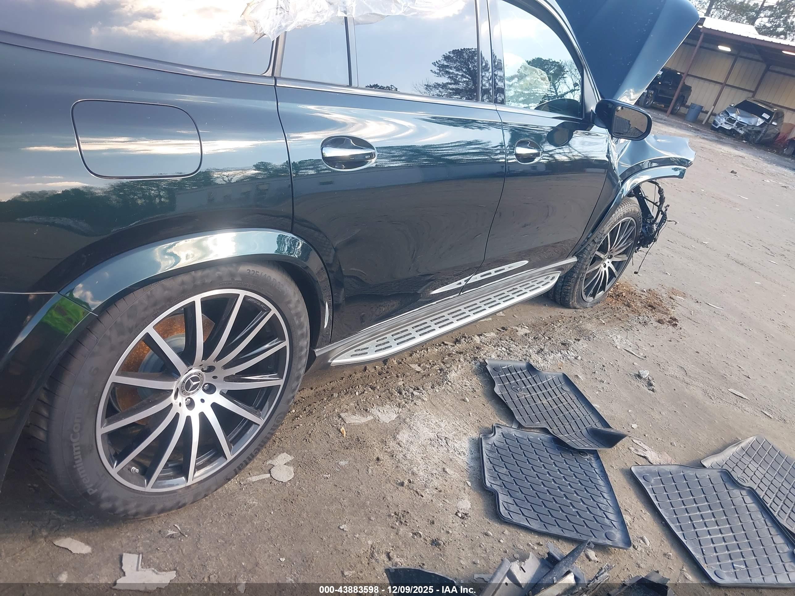 MERCEDES-BENZ GLS image 6