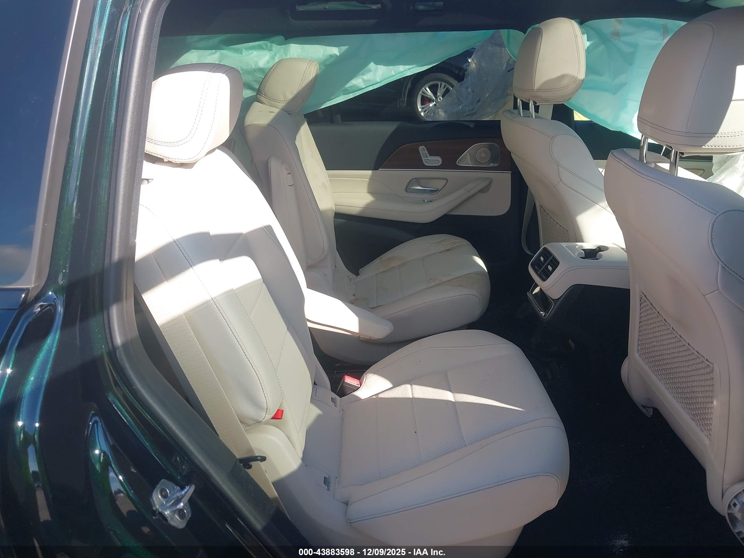MERCEDES-BENZ GLS image 8