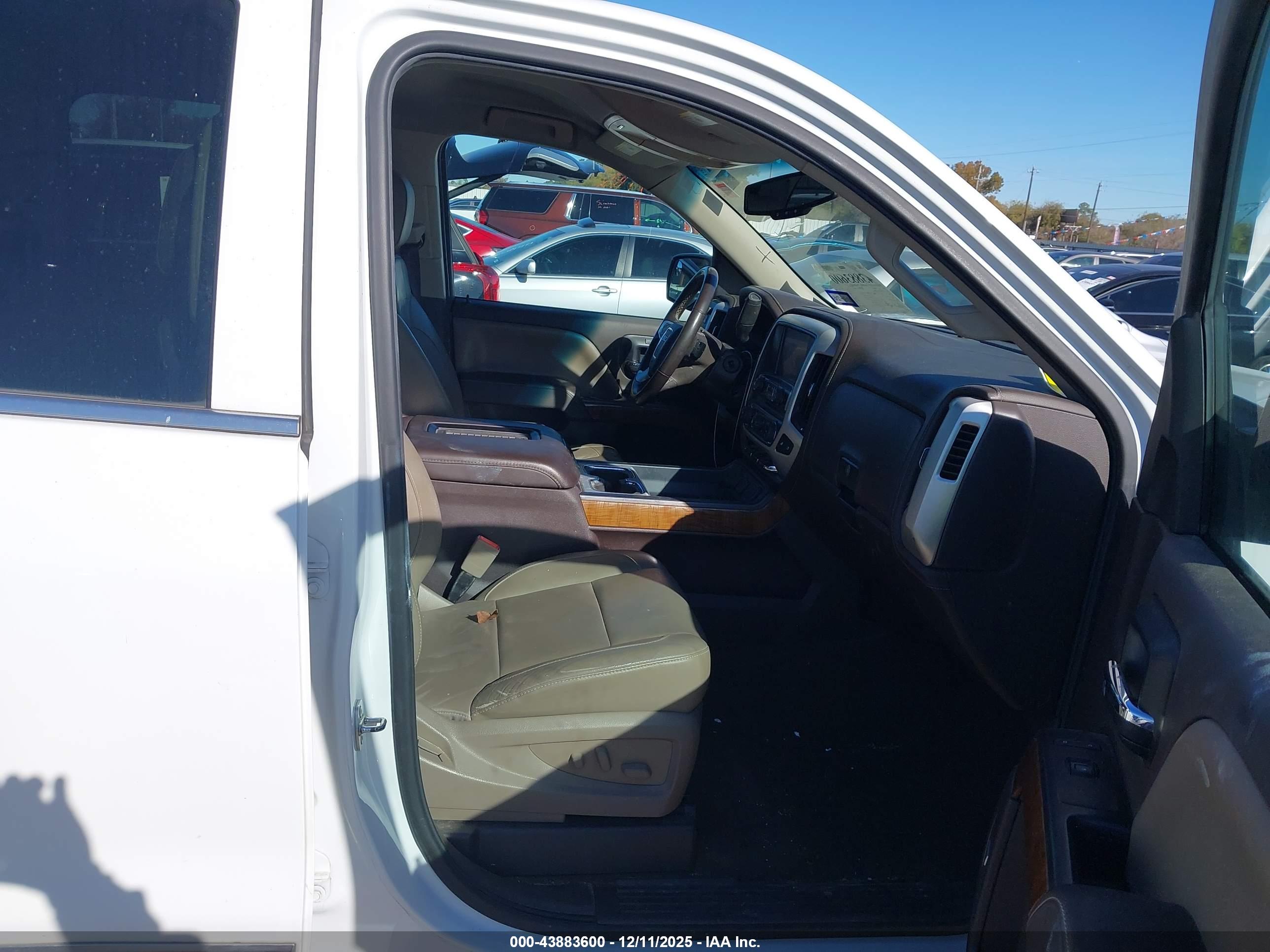 GMC SIERRA image 5