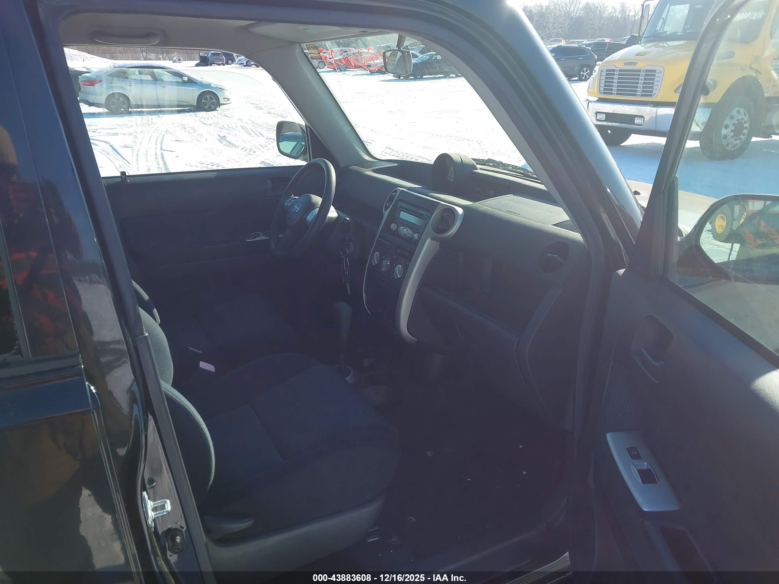 SCION XB image 5