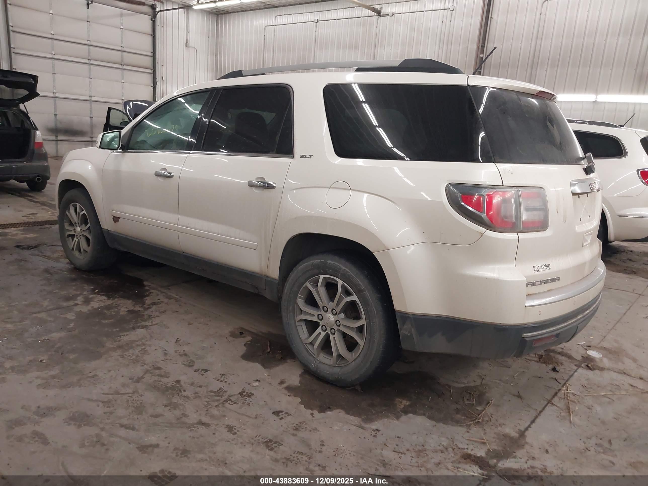 GMC ACADIA image 3