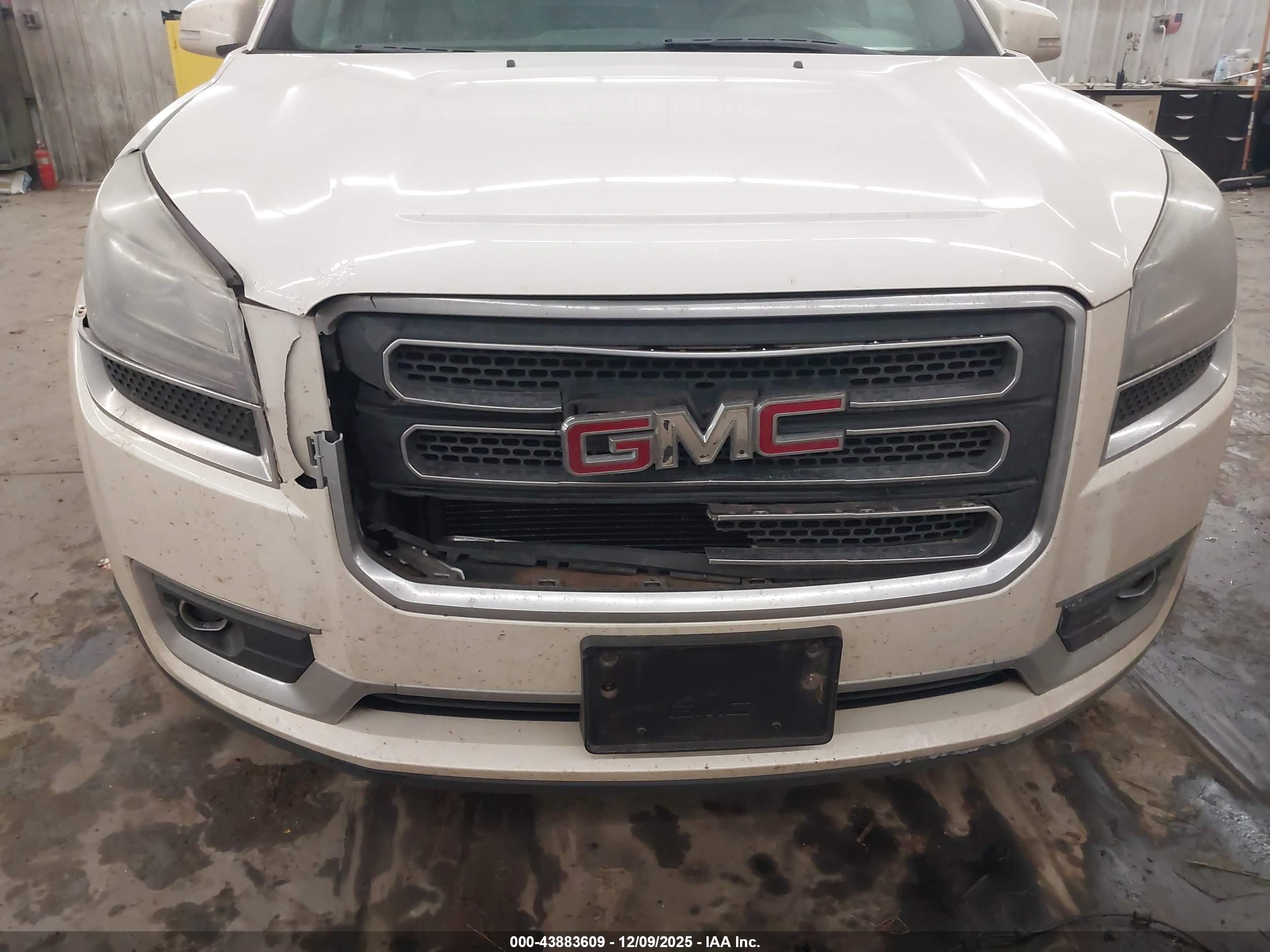GMC ACADIA image 6