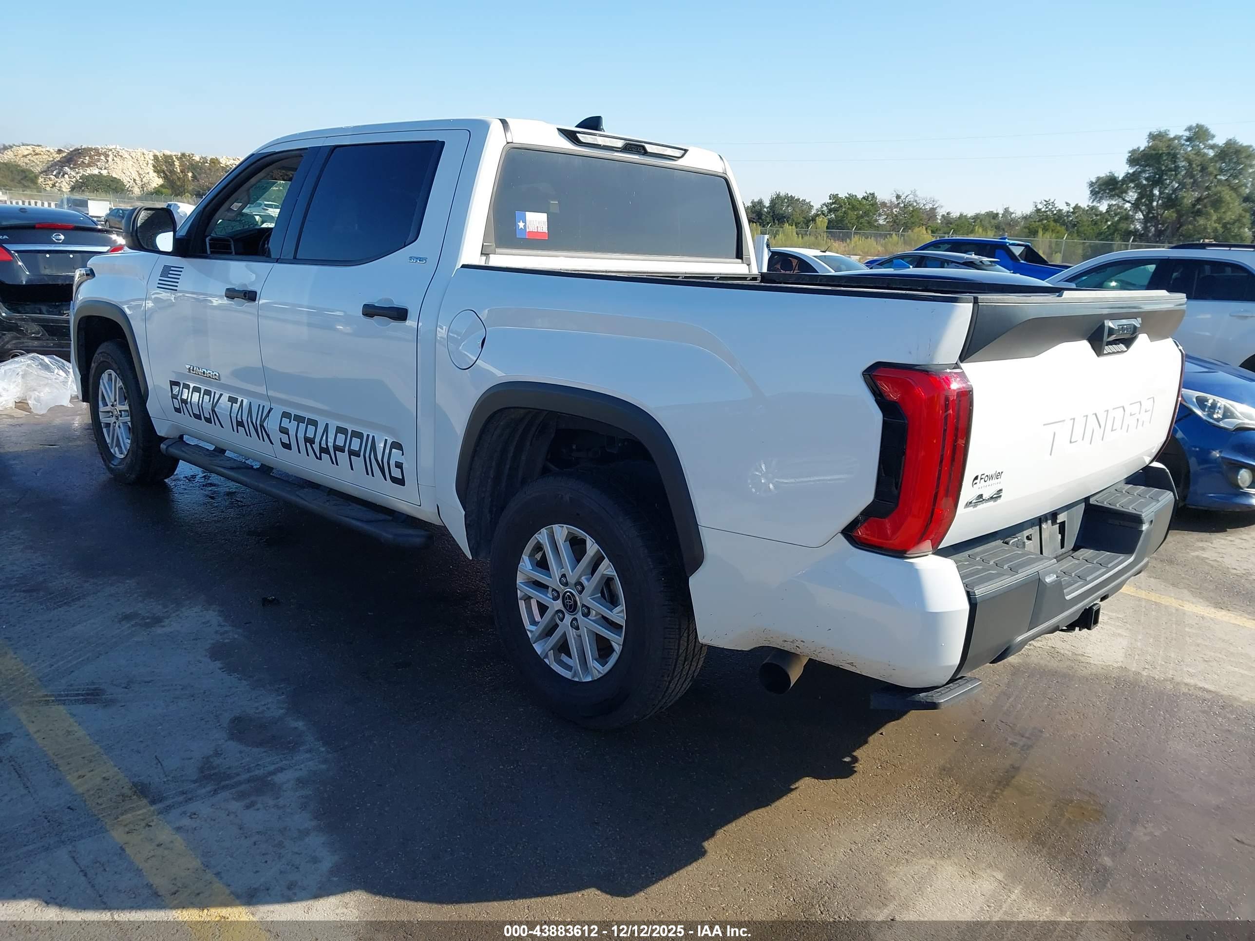 TOYOTA TUNDRA image 3