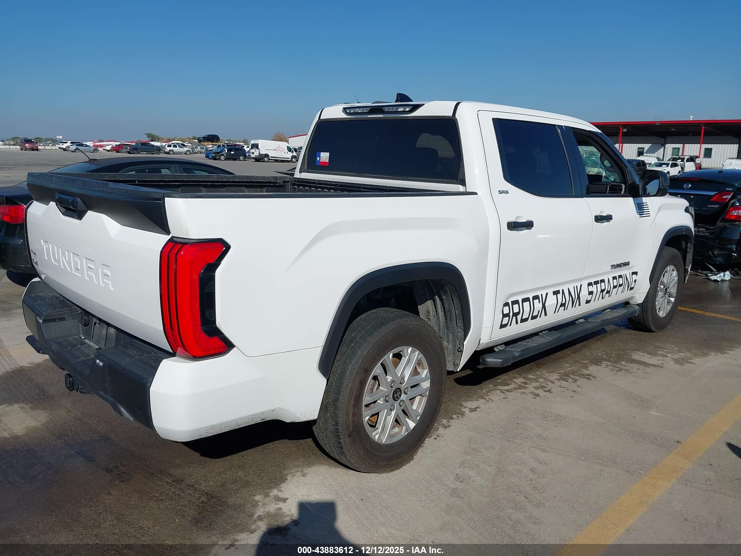 TOYOTA TUNDRA image 4