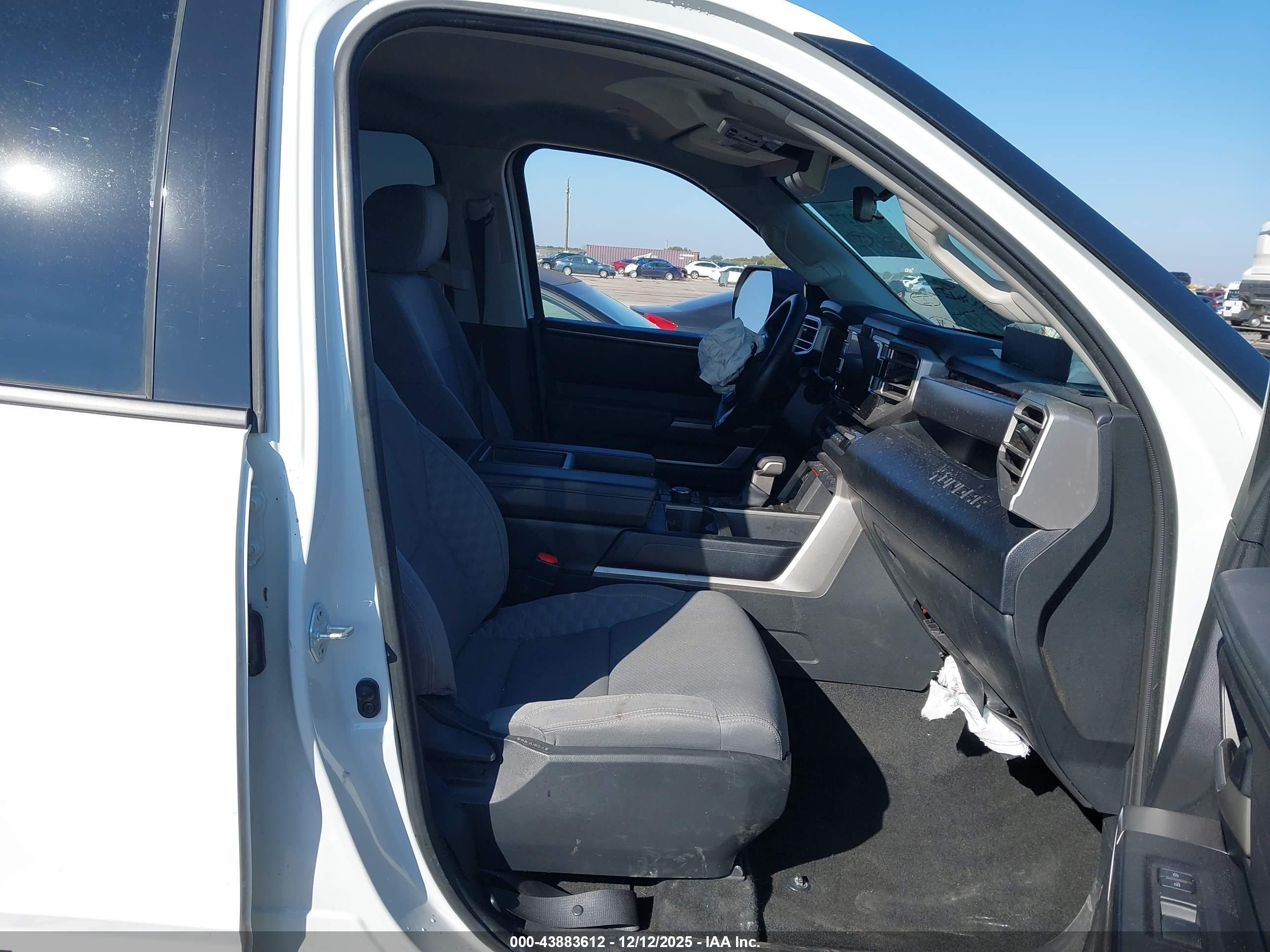 TOYOTA TUNDRA image 5