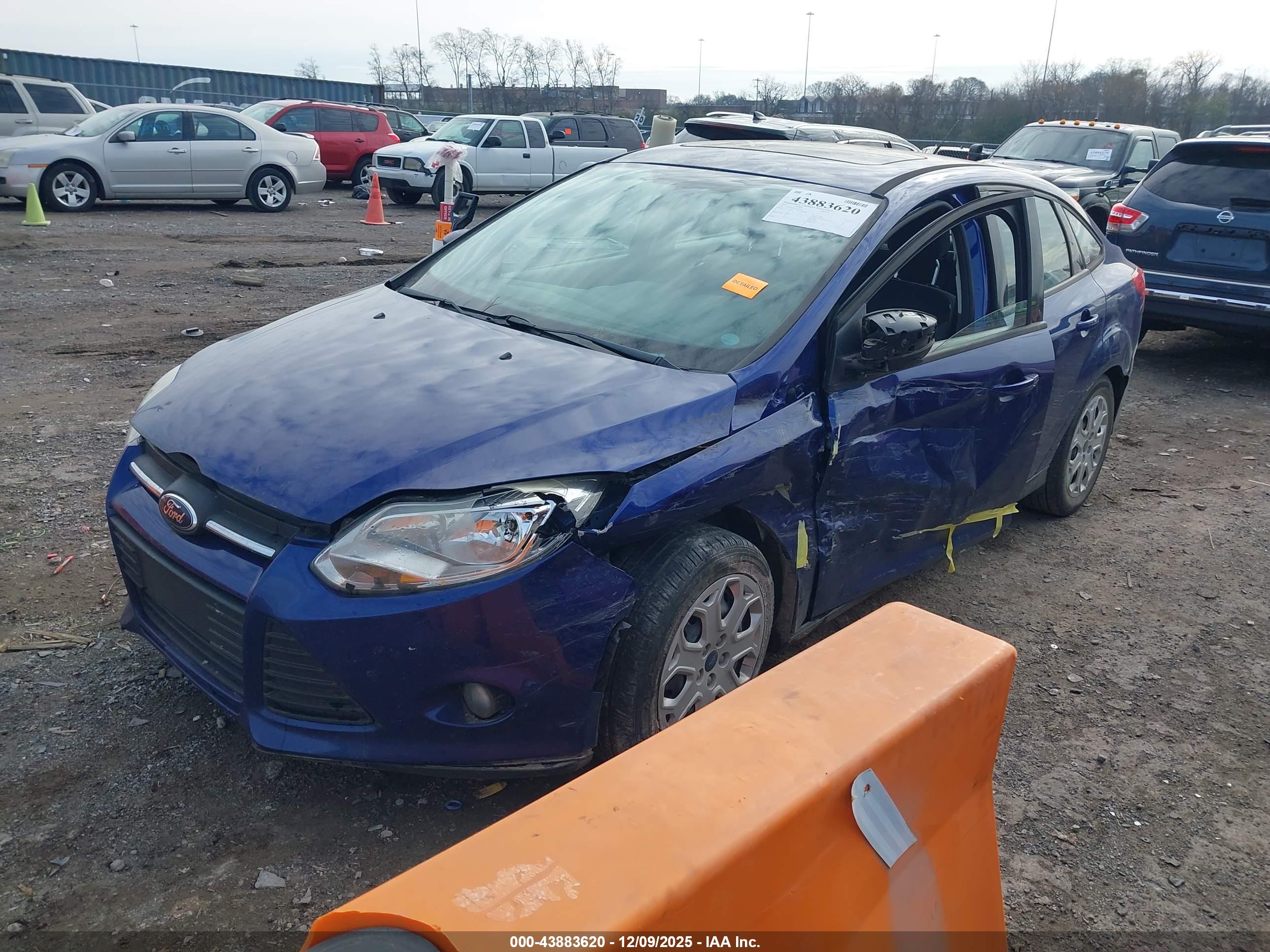 FORD FOCUS image 2