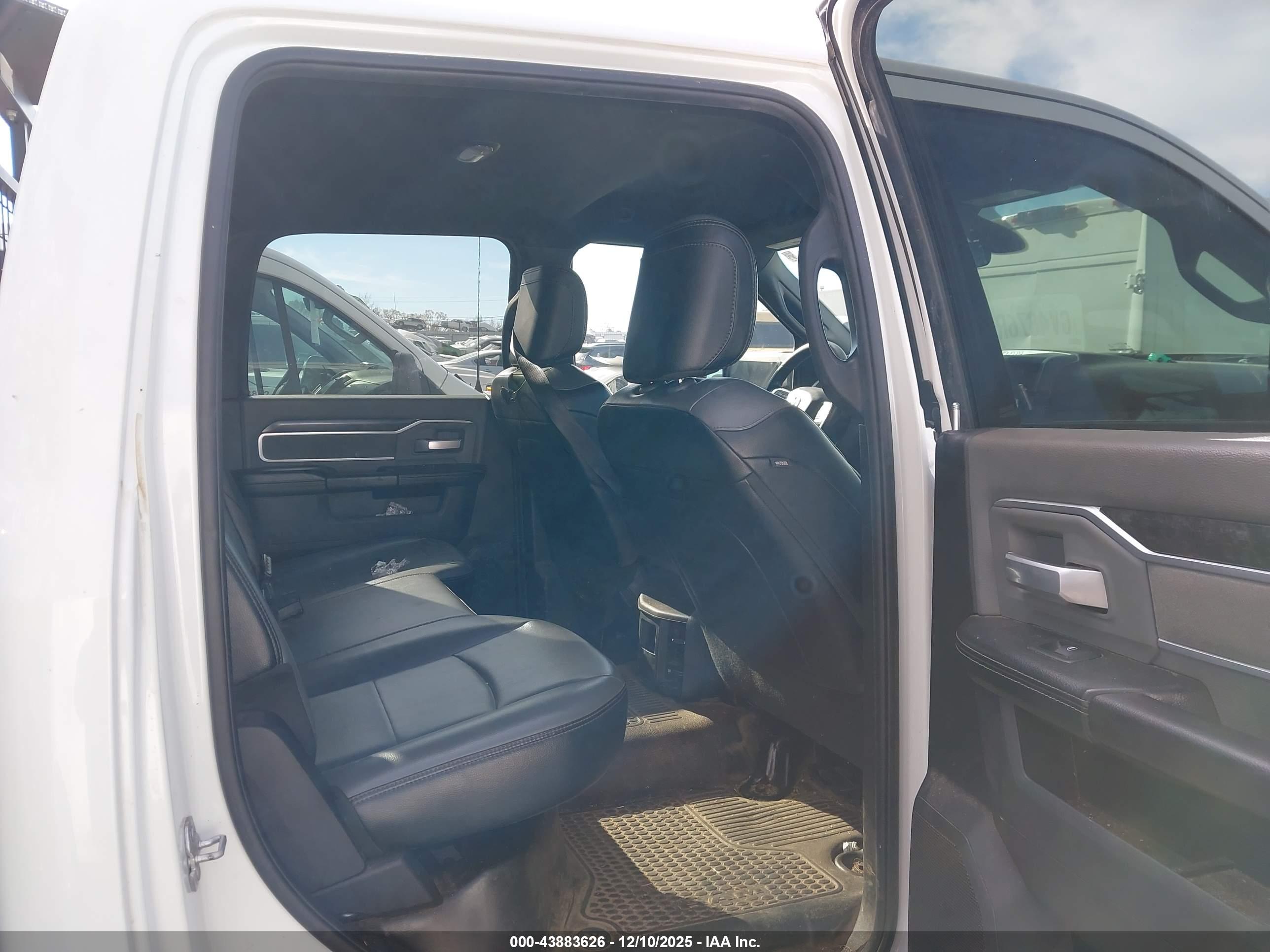 RAM 3500 image 8