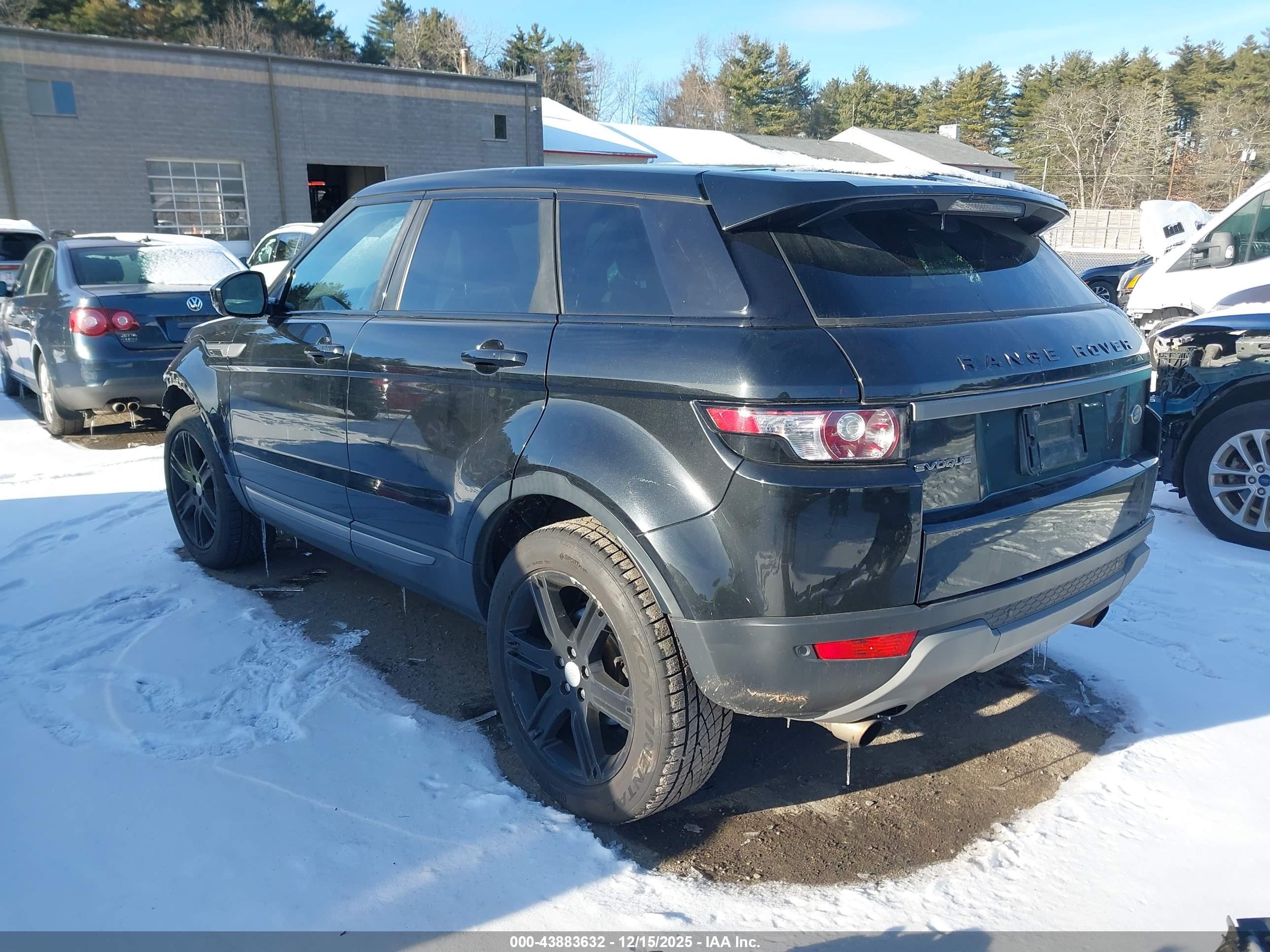 LAND ROVER image 3