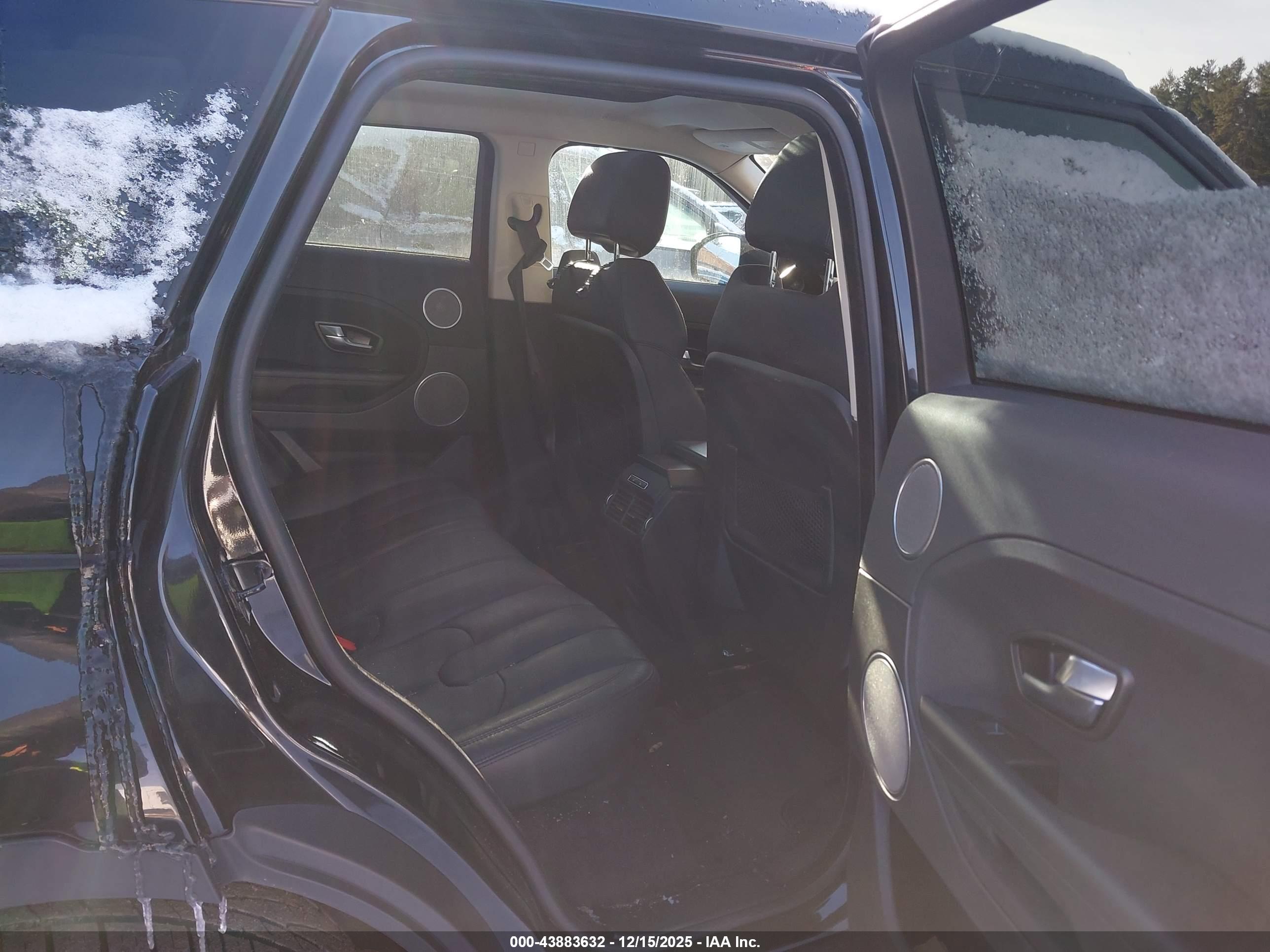 LAND ROVER image 8