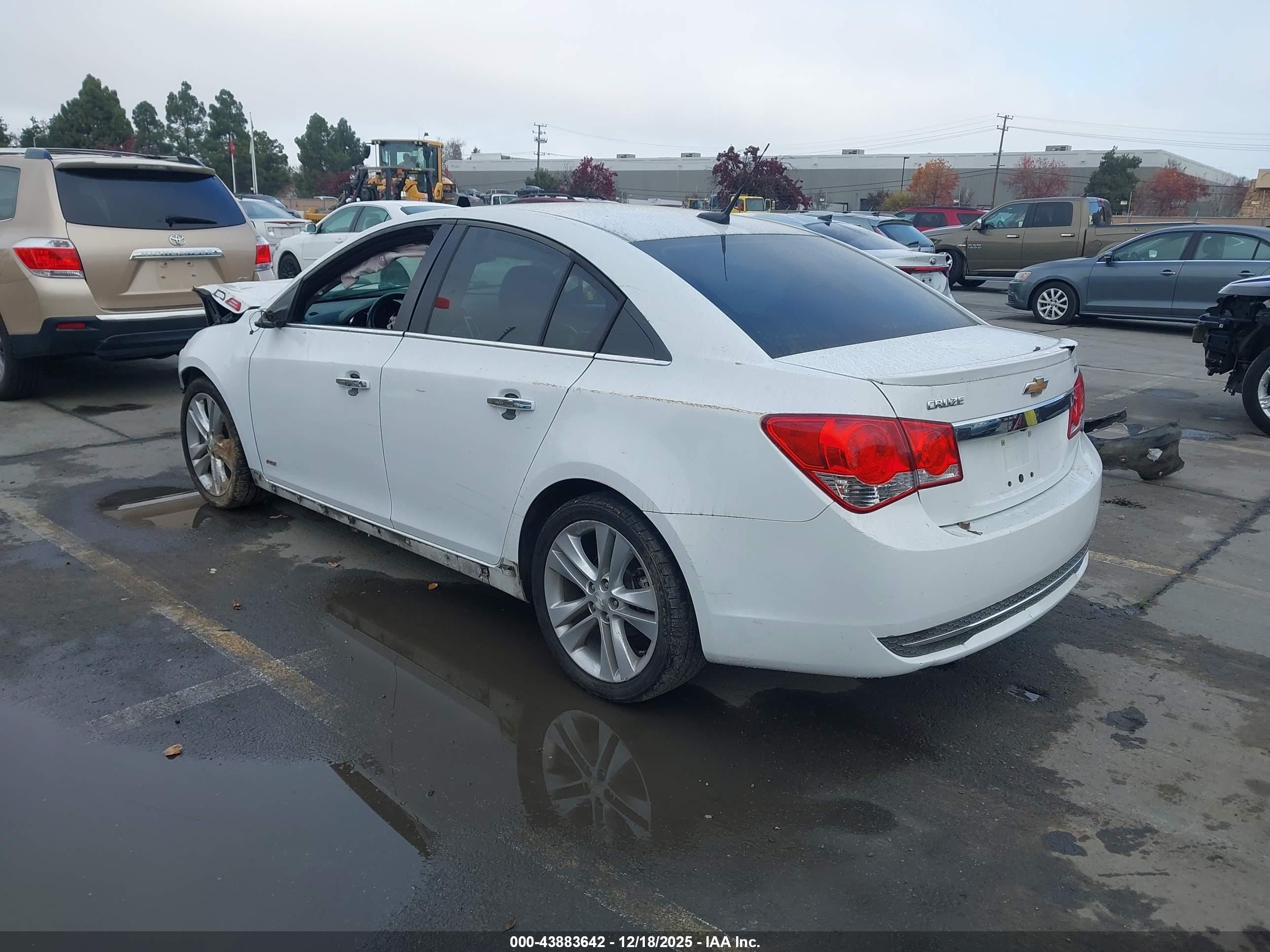 CHEVROLET CRUZE image 3