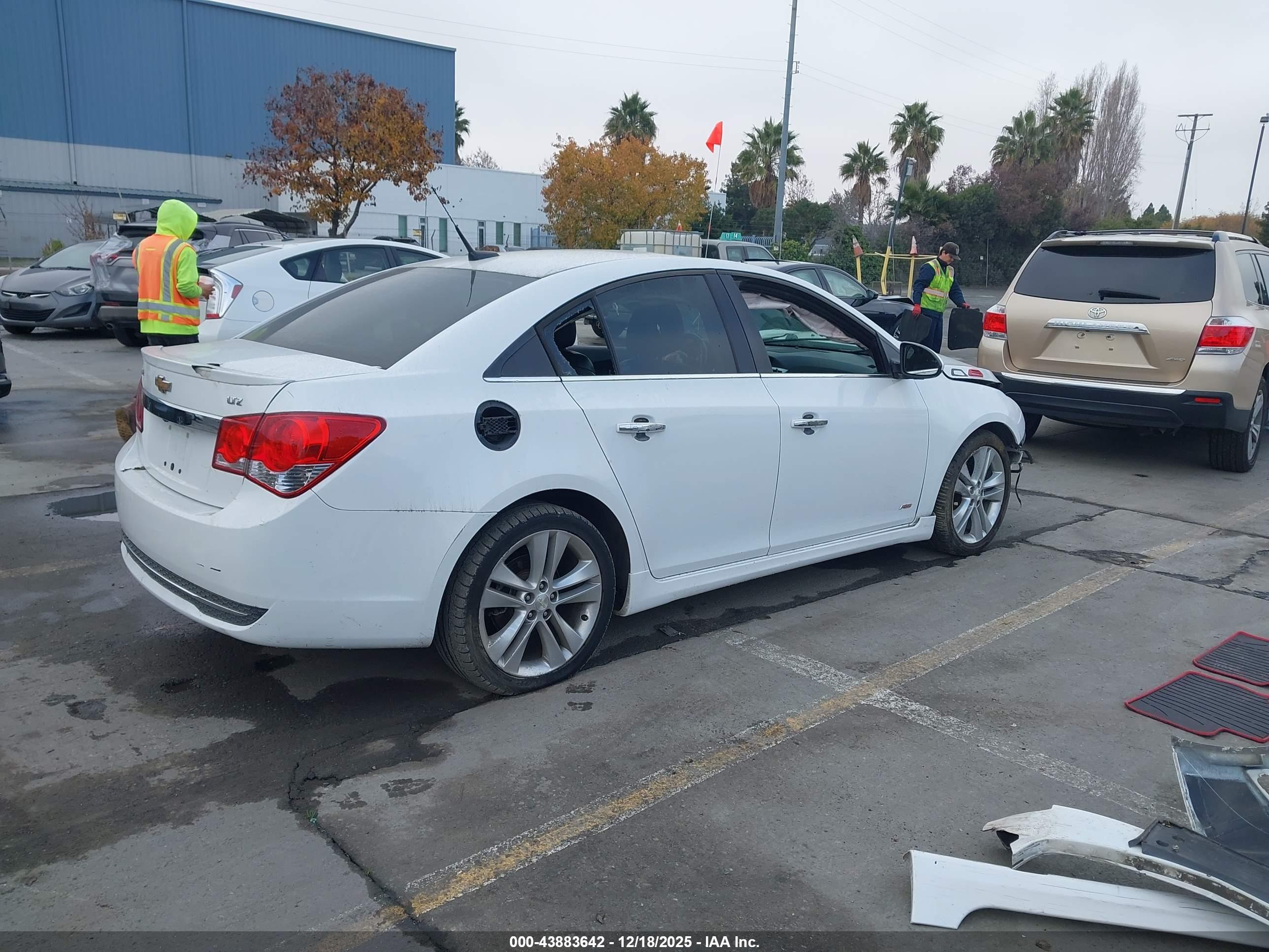 CHEVROLET CRUZE image 4