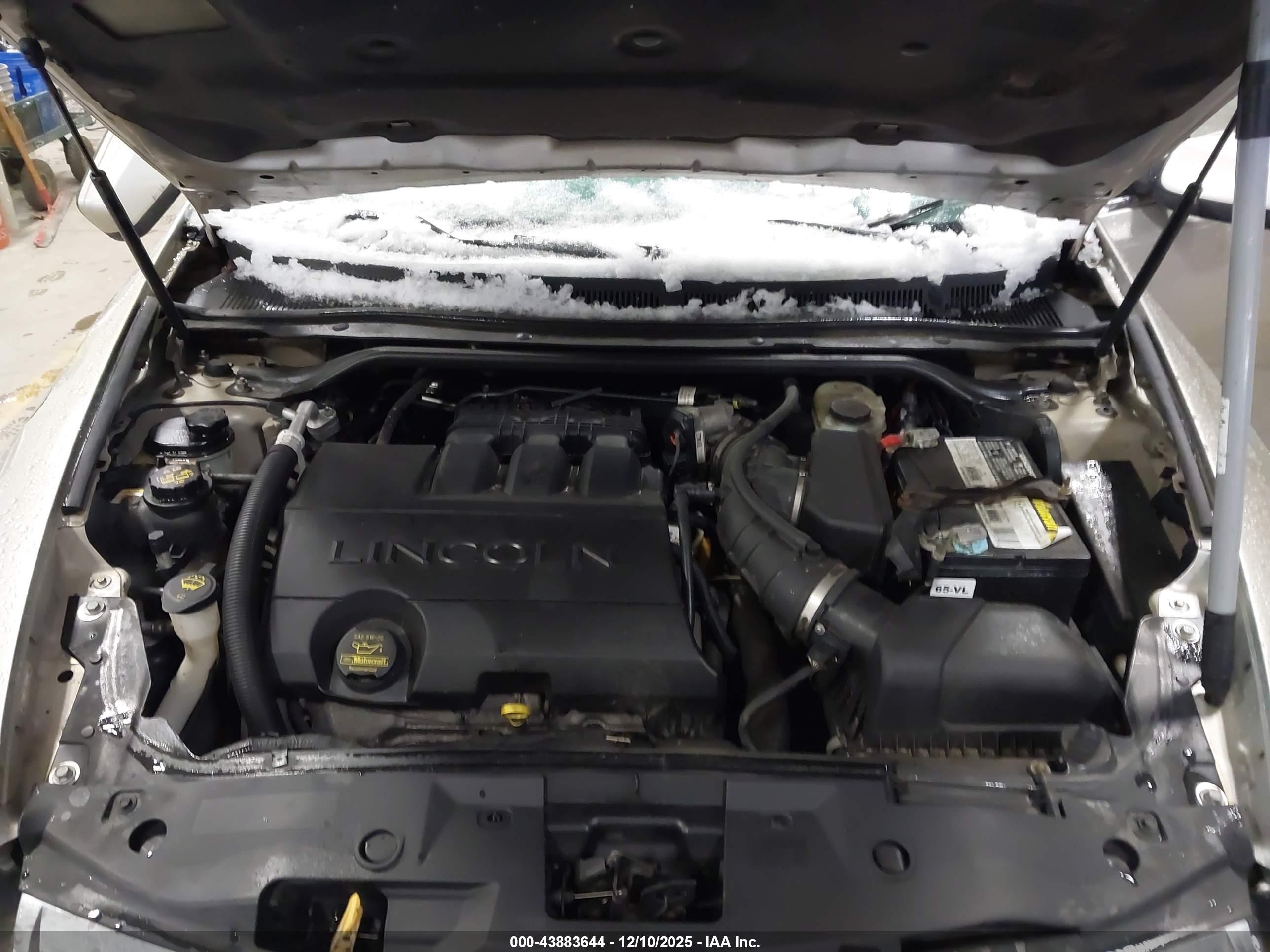 LINCOLN MKS image 10