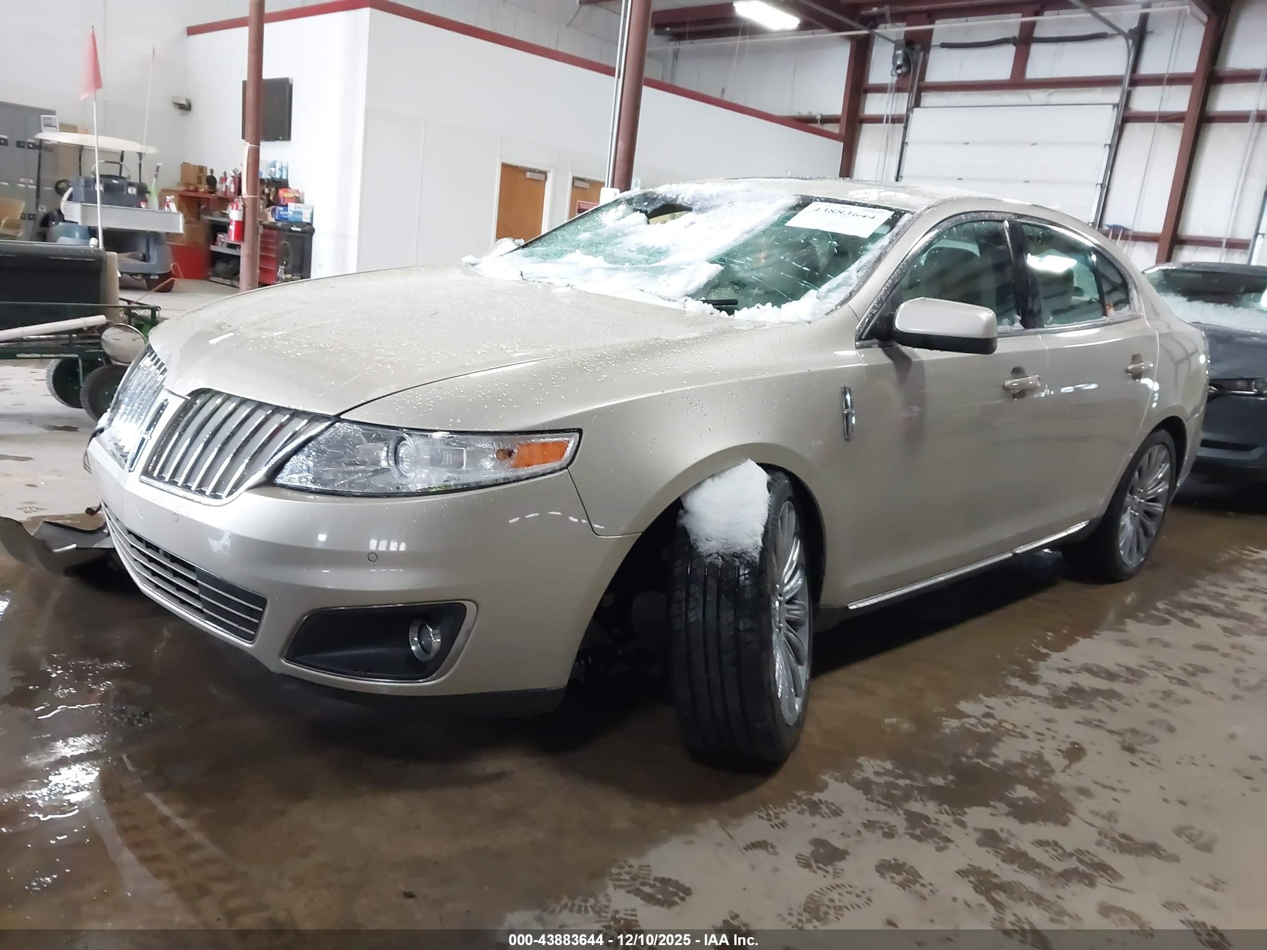 LINCOLN MKS image 2