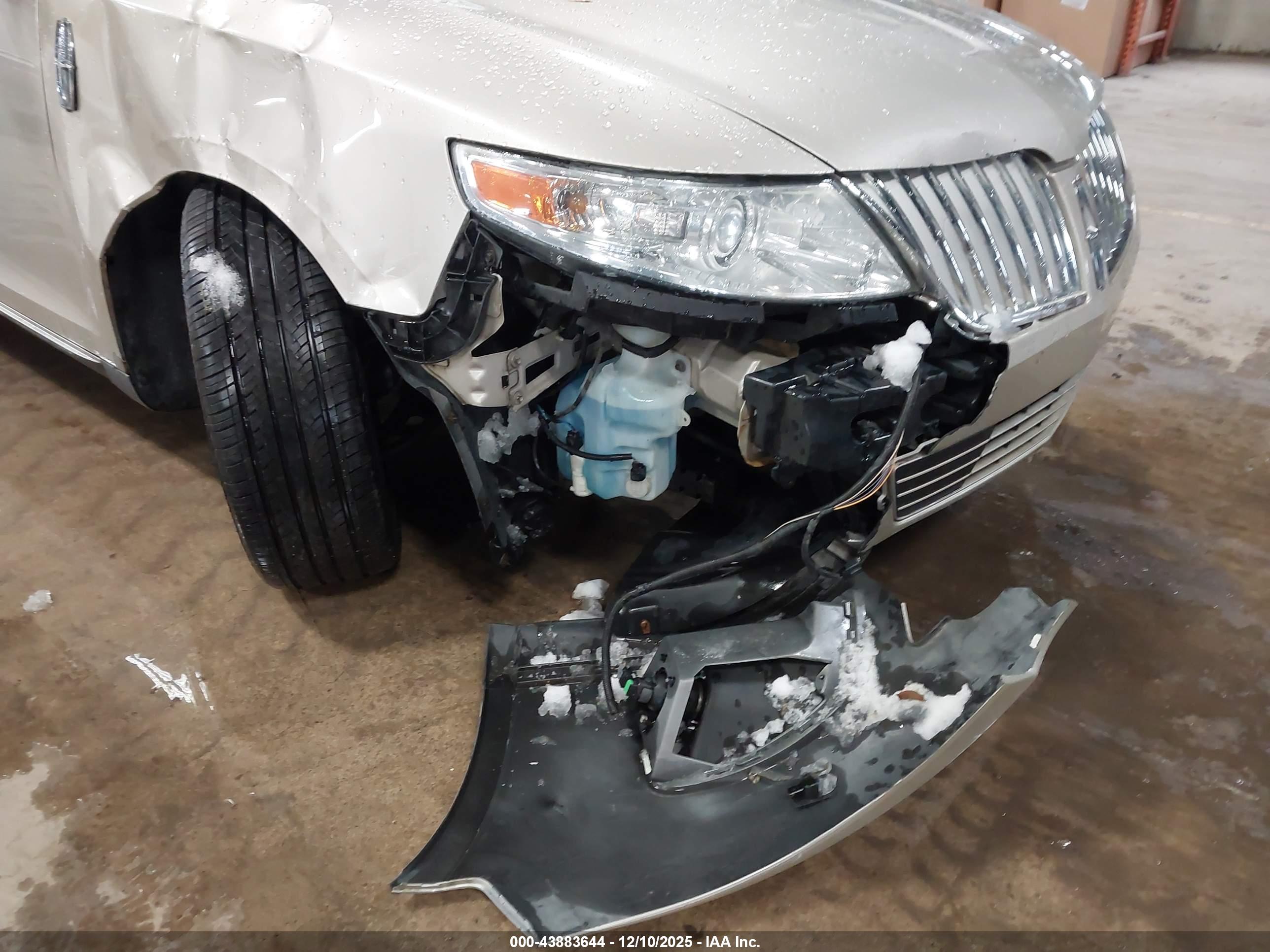 LINCOLN MKS image 6