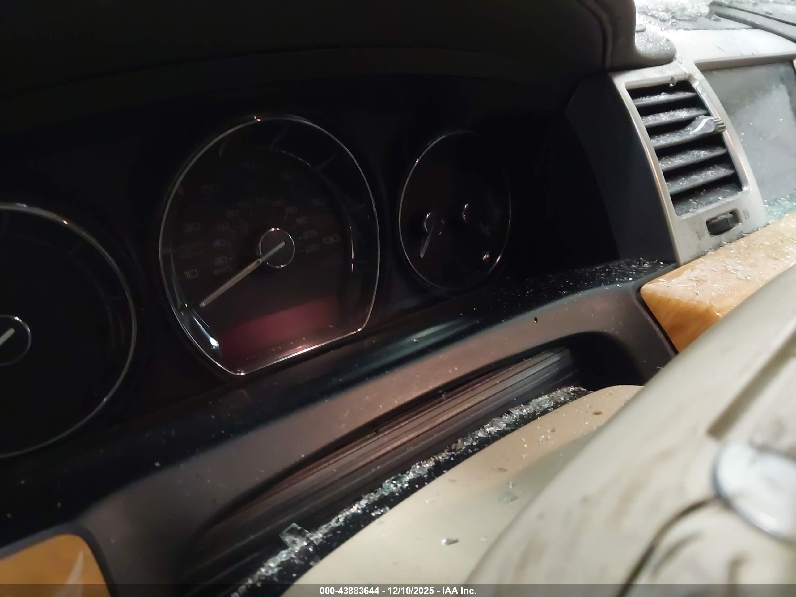 LINCOLN MKS image 7