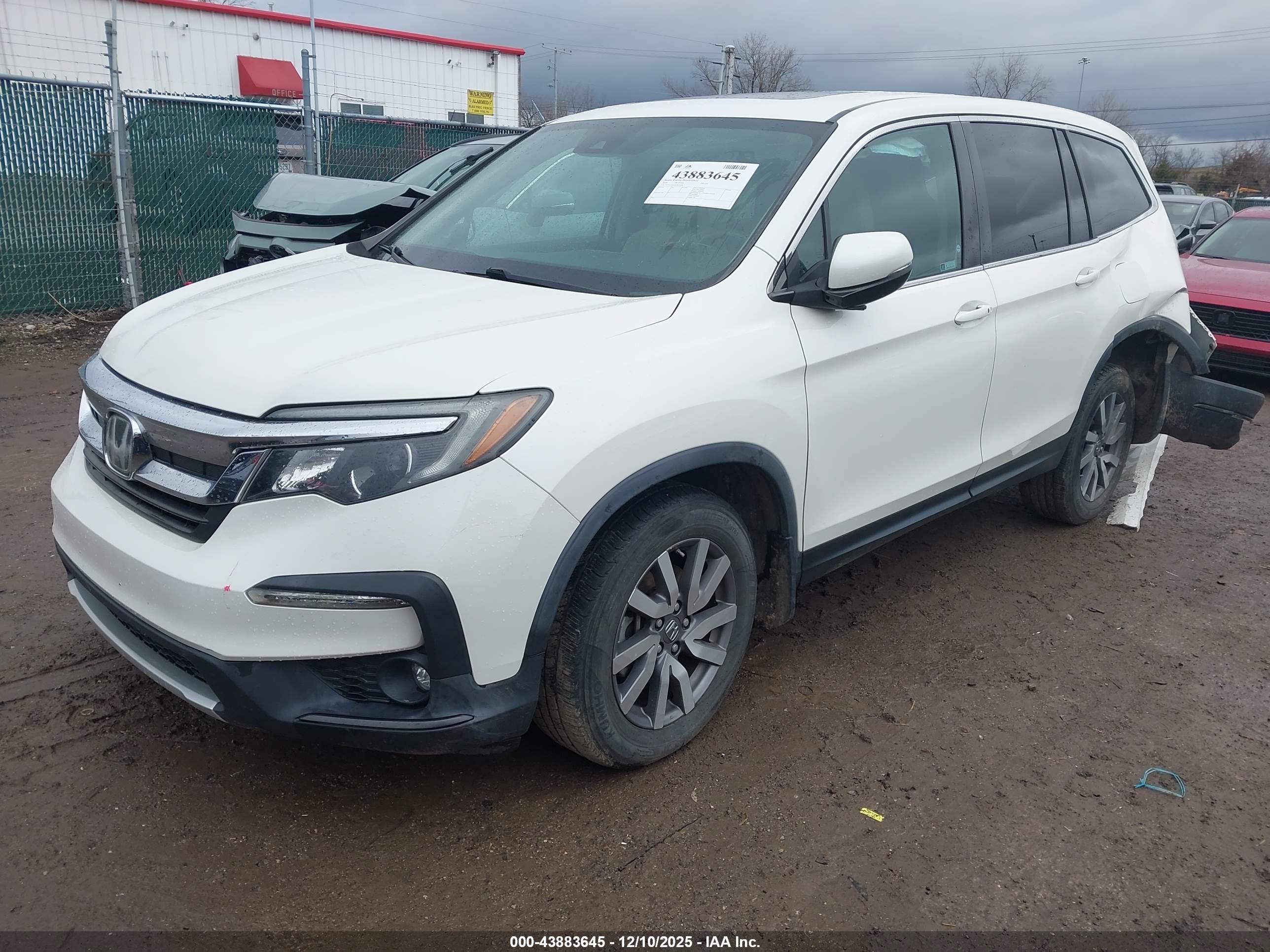 HONDA PILOT image 2
