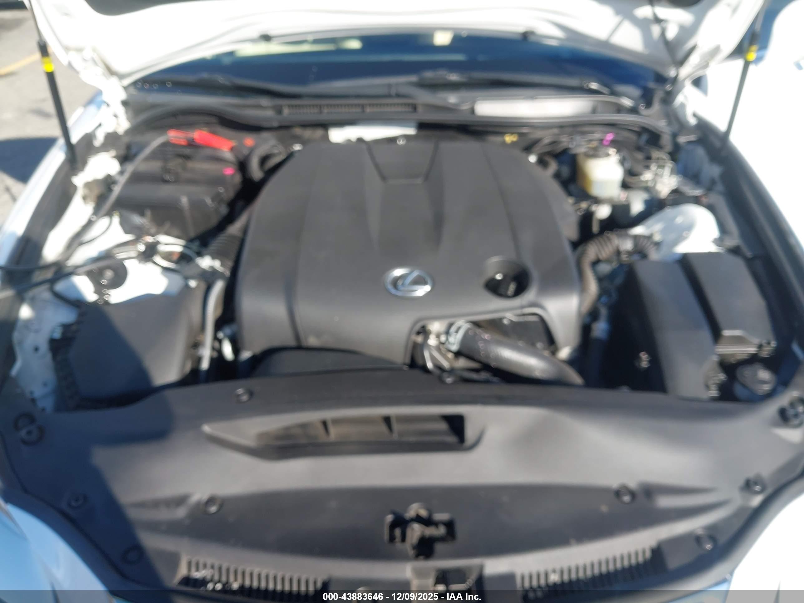 LEXUS IS image 10