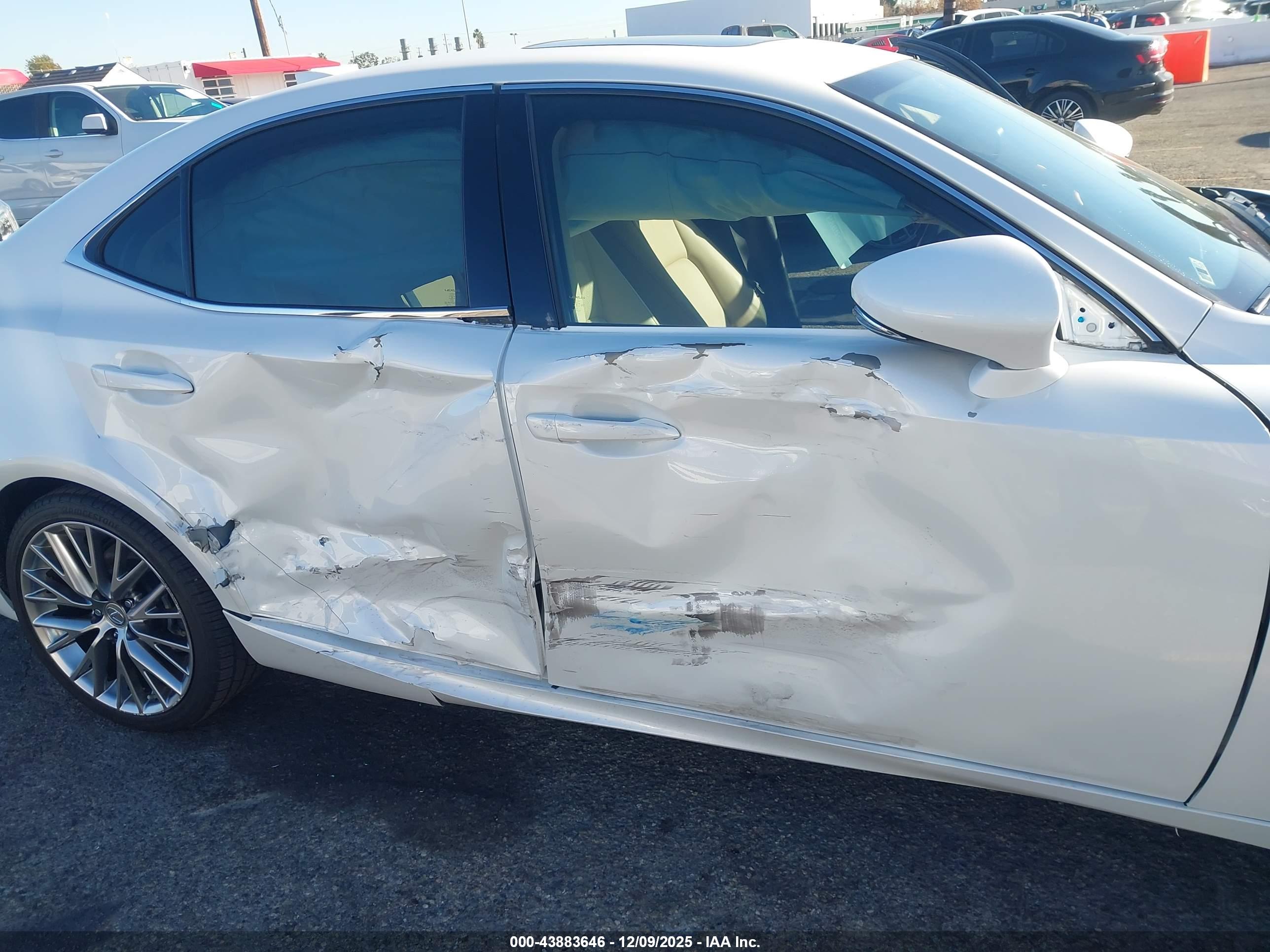 LEXUS IS image 6