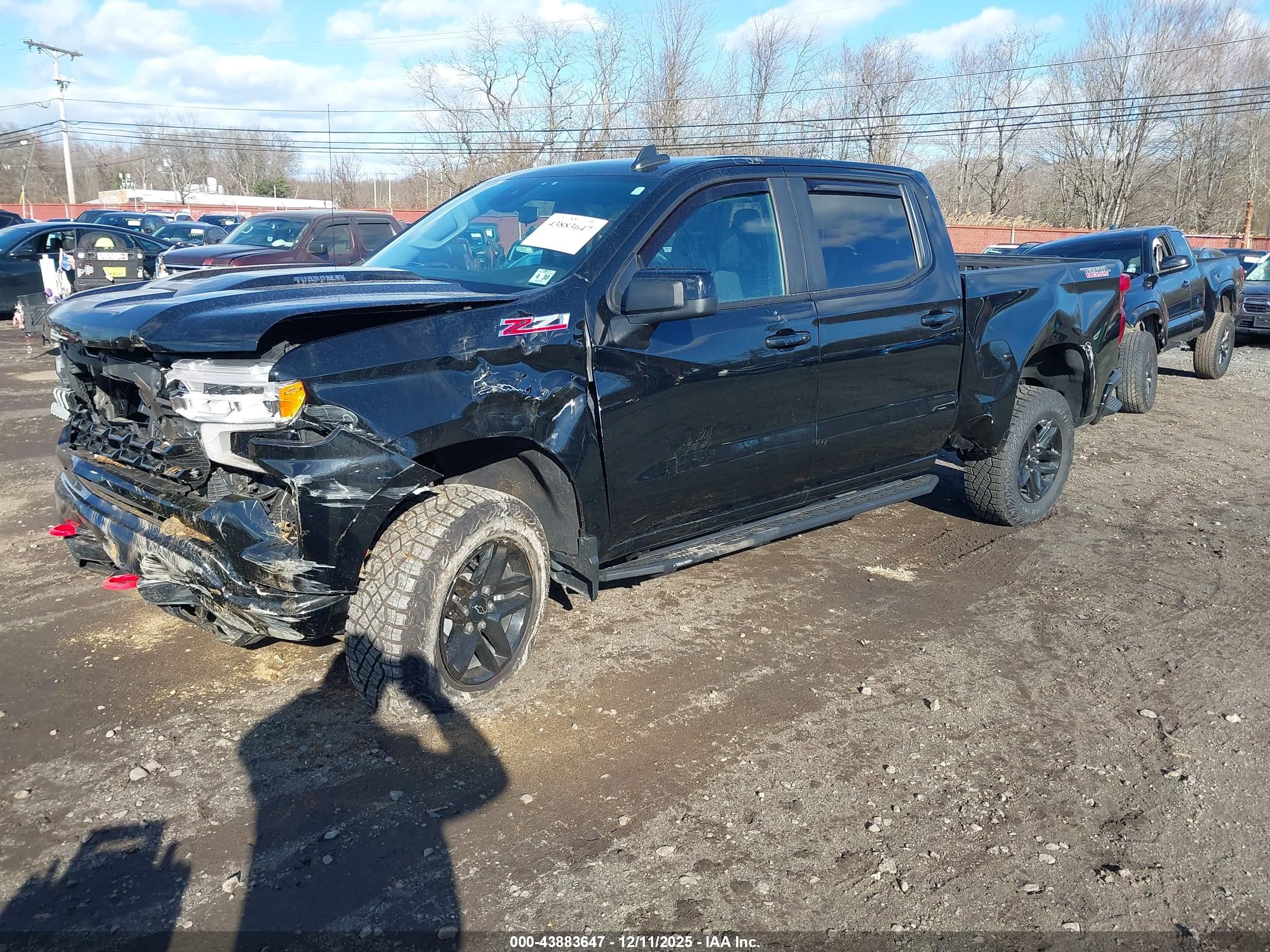 CHEVROLET SILVERADO image 2