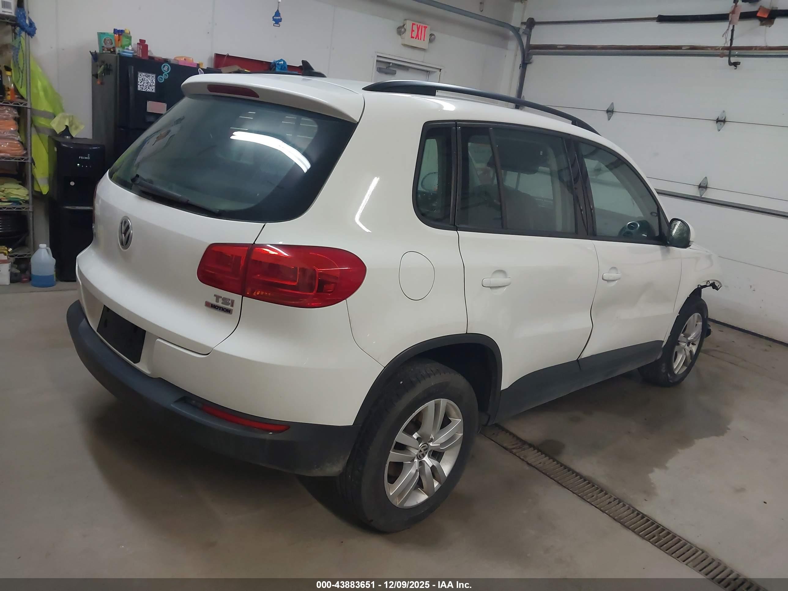 VOLKSWAGEN TIGUAN image 4