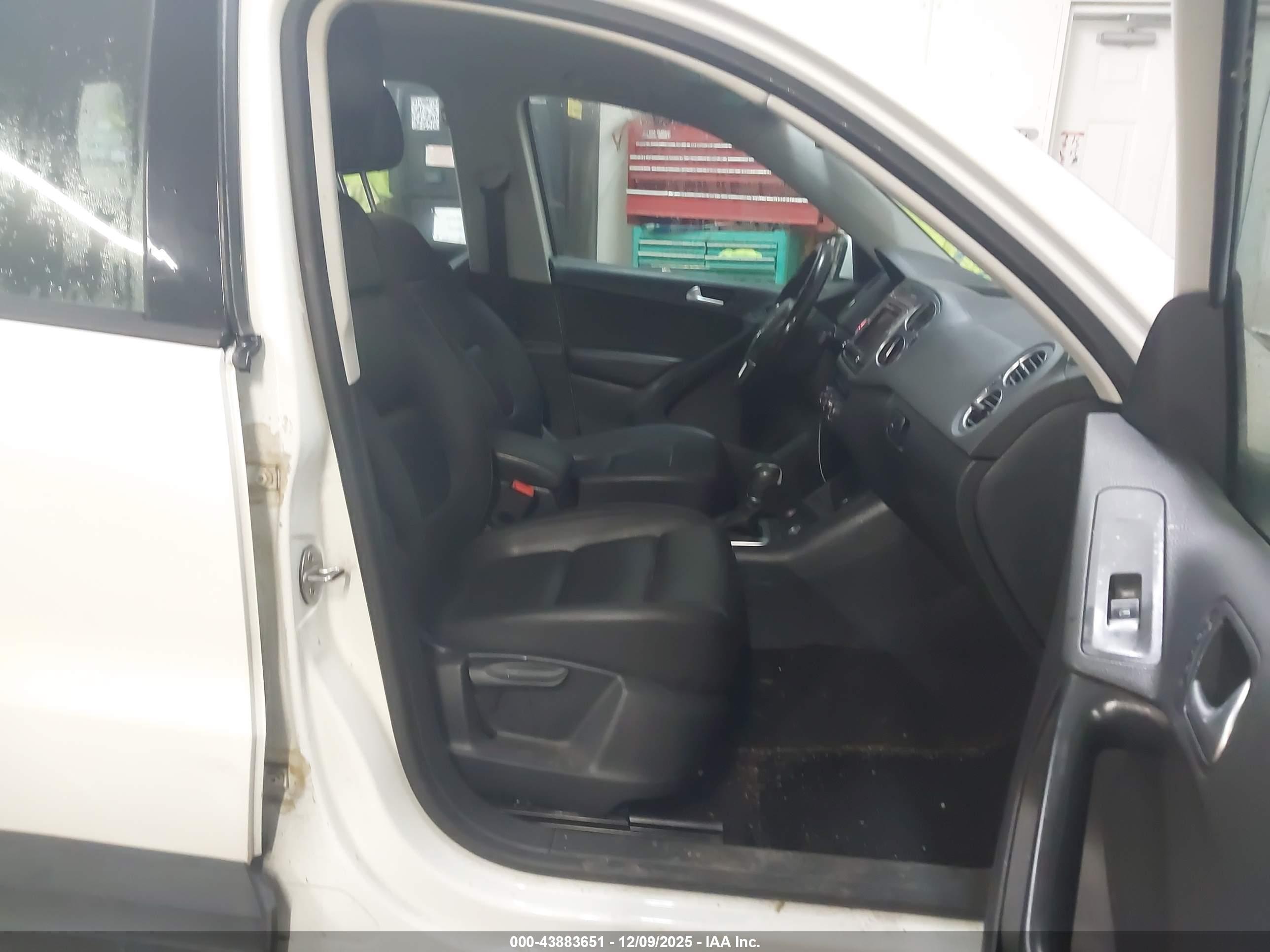 VOLKSWAGEN TIGUAN image 5
