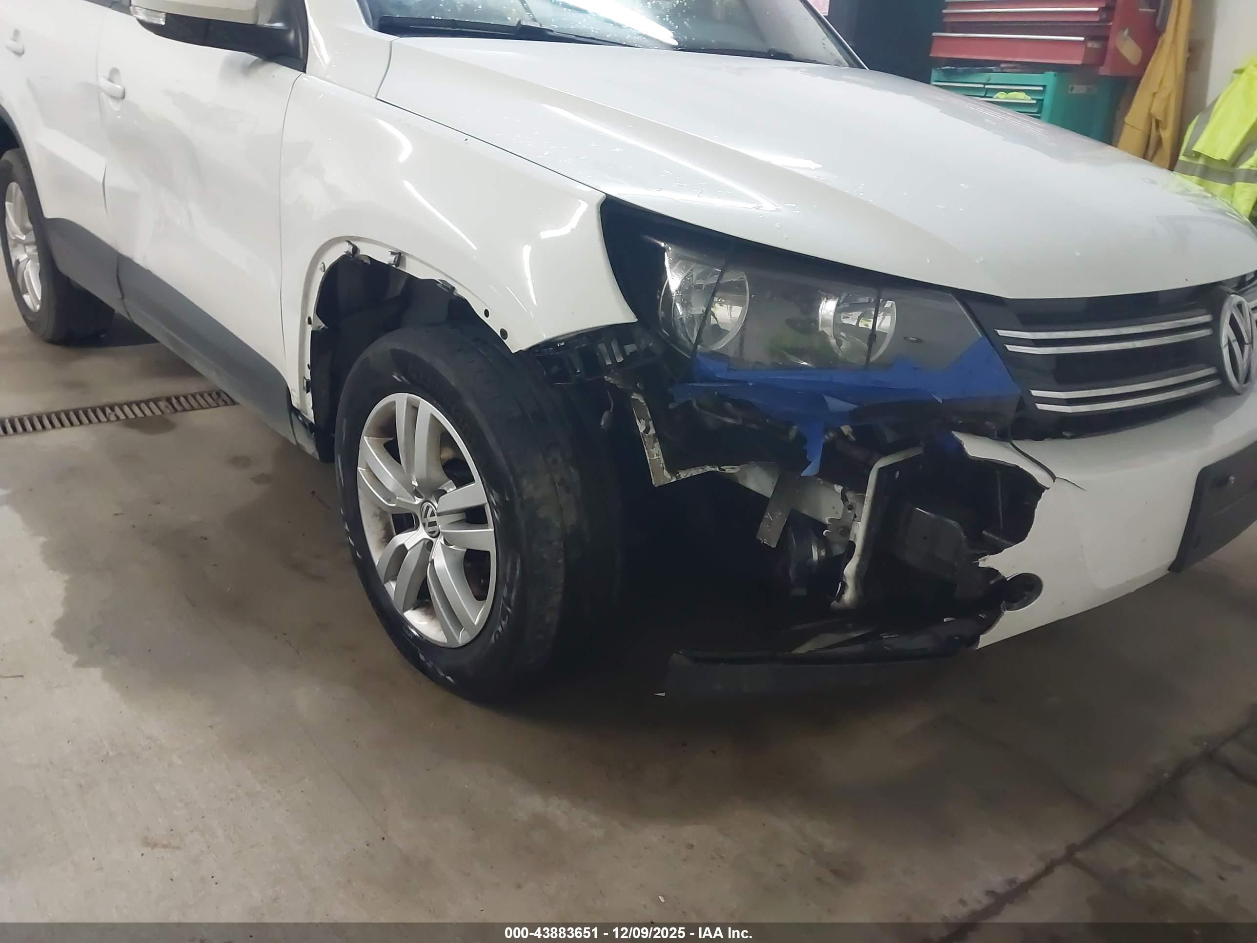 VOLKSWAGEN TIGUAN image 6