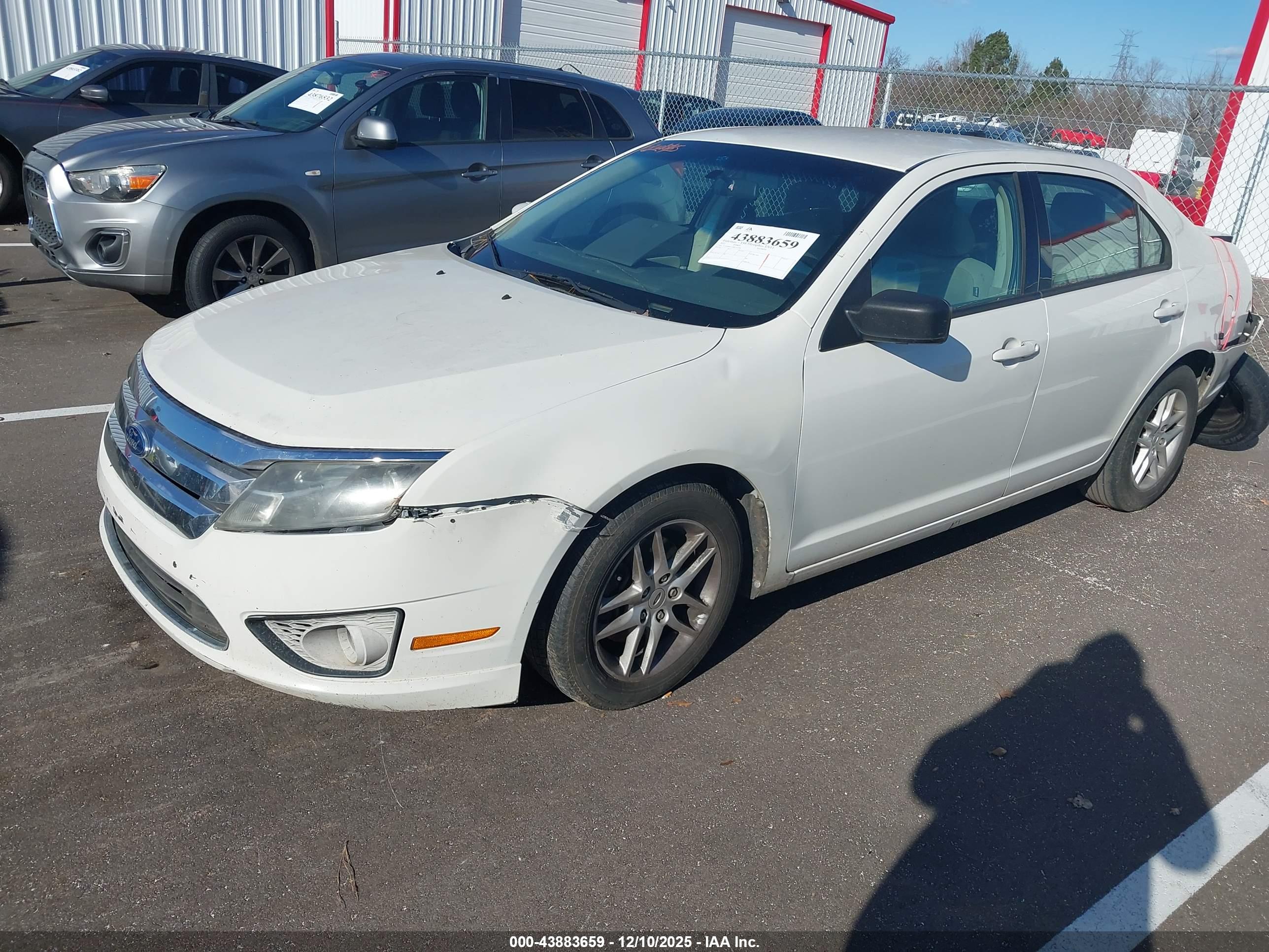 FORD FUSION image 2